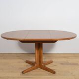 Mid-Century Round Walnut Extendable Dining Table, United Knigdom, 1950s