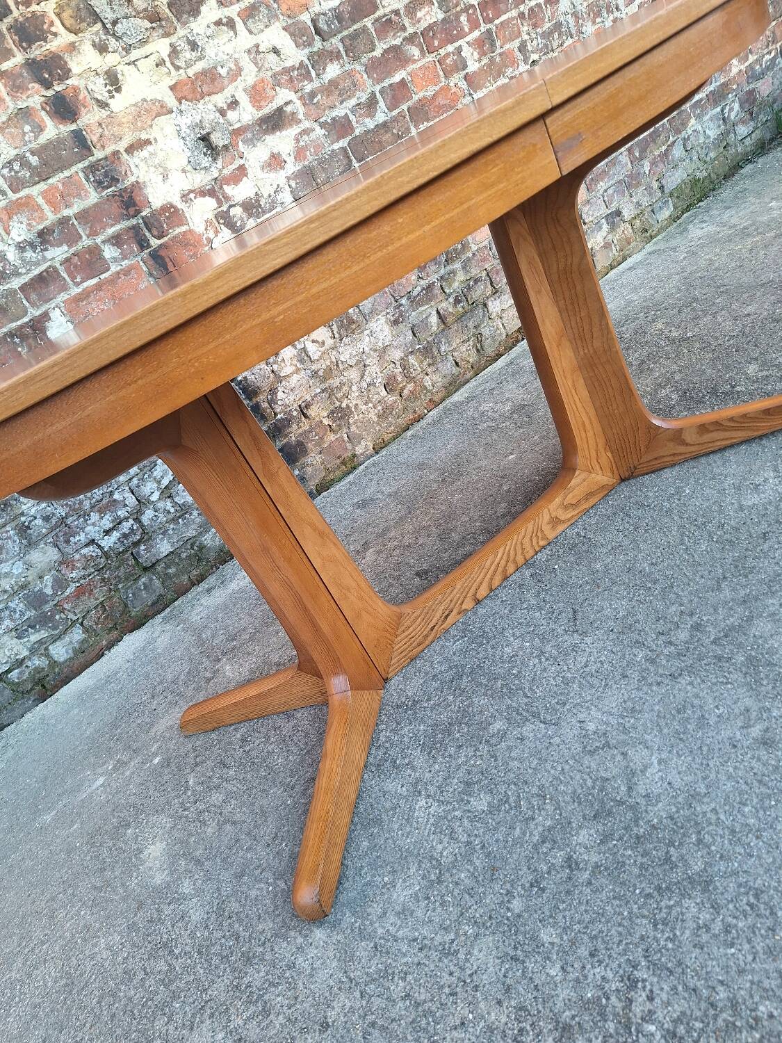 Large vintage extendable oval Baumann table, antique furniture for 6/12 covers.