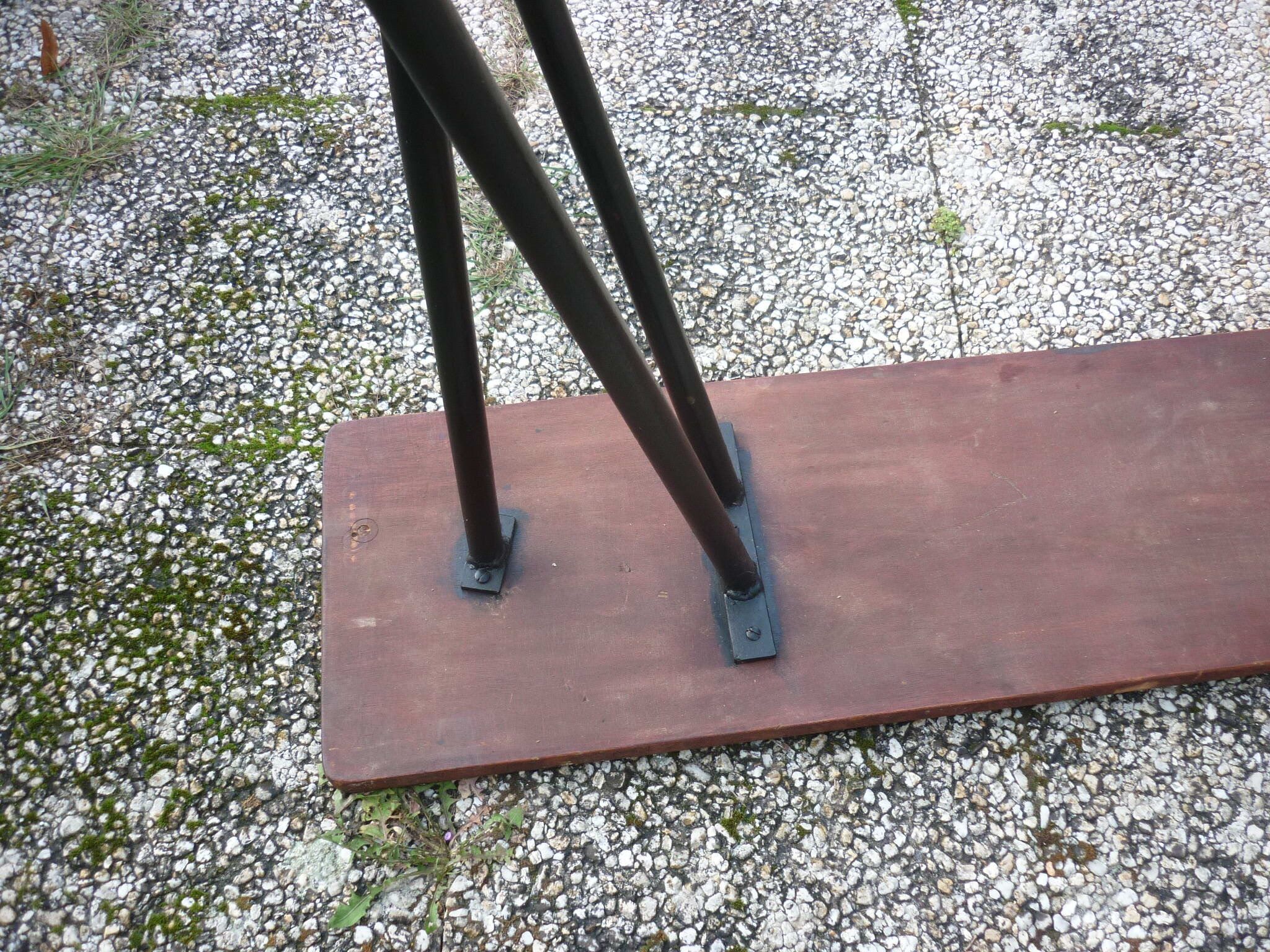 Table haute d’atelier selette plateau en bois et tubes en métal