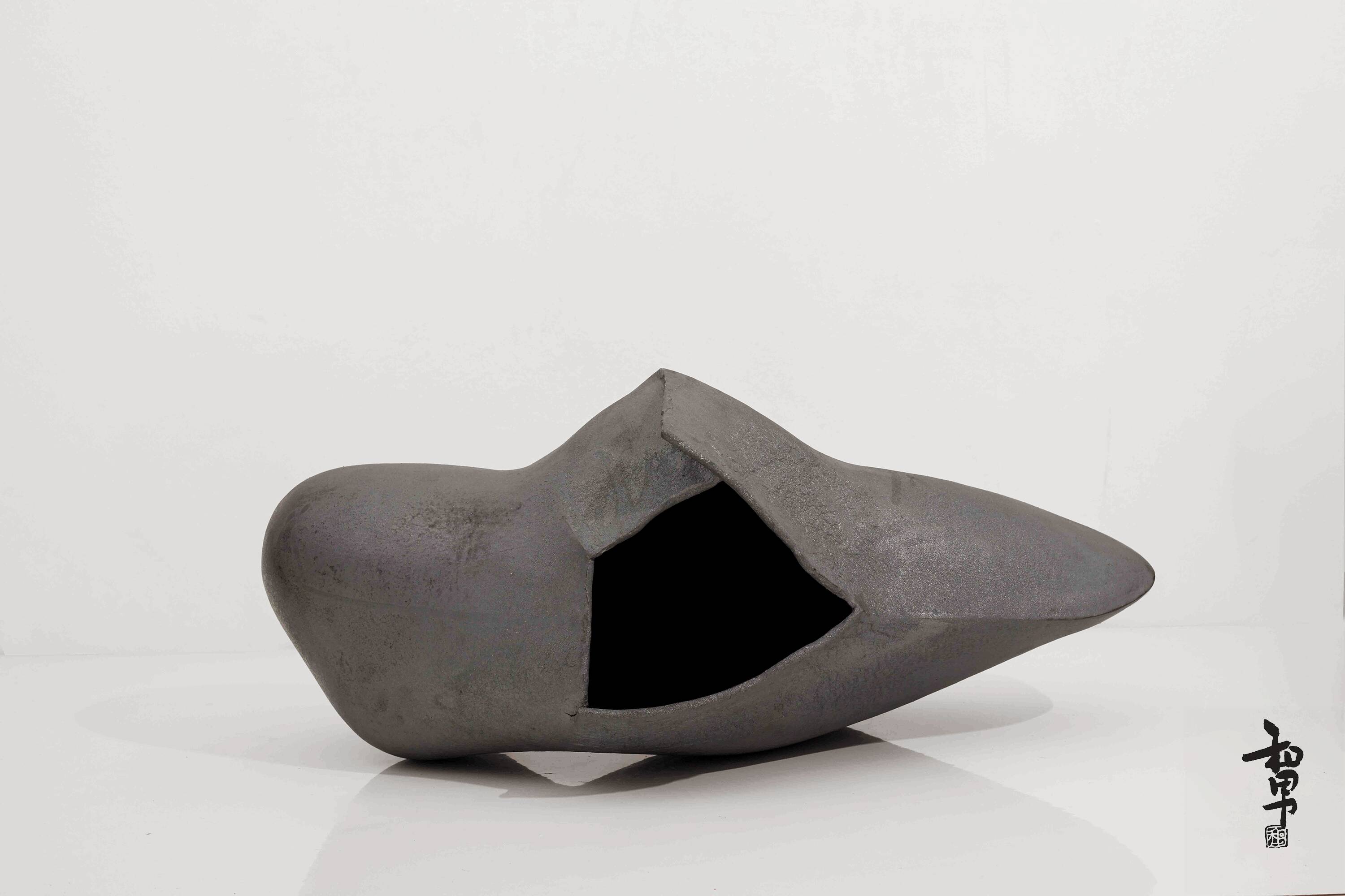 Pottery made by Japanese master potter Kazuo Takiguchi.