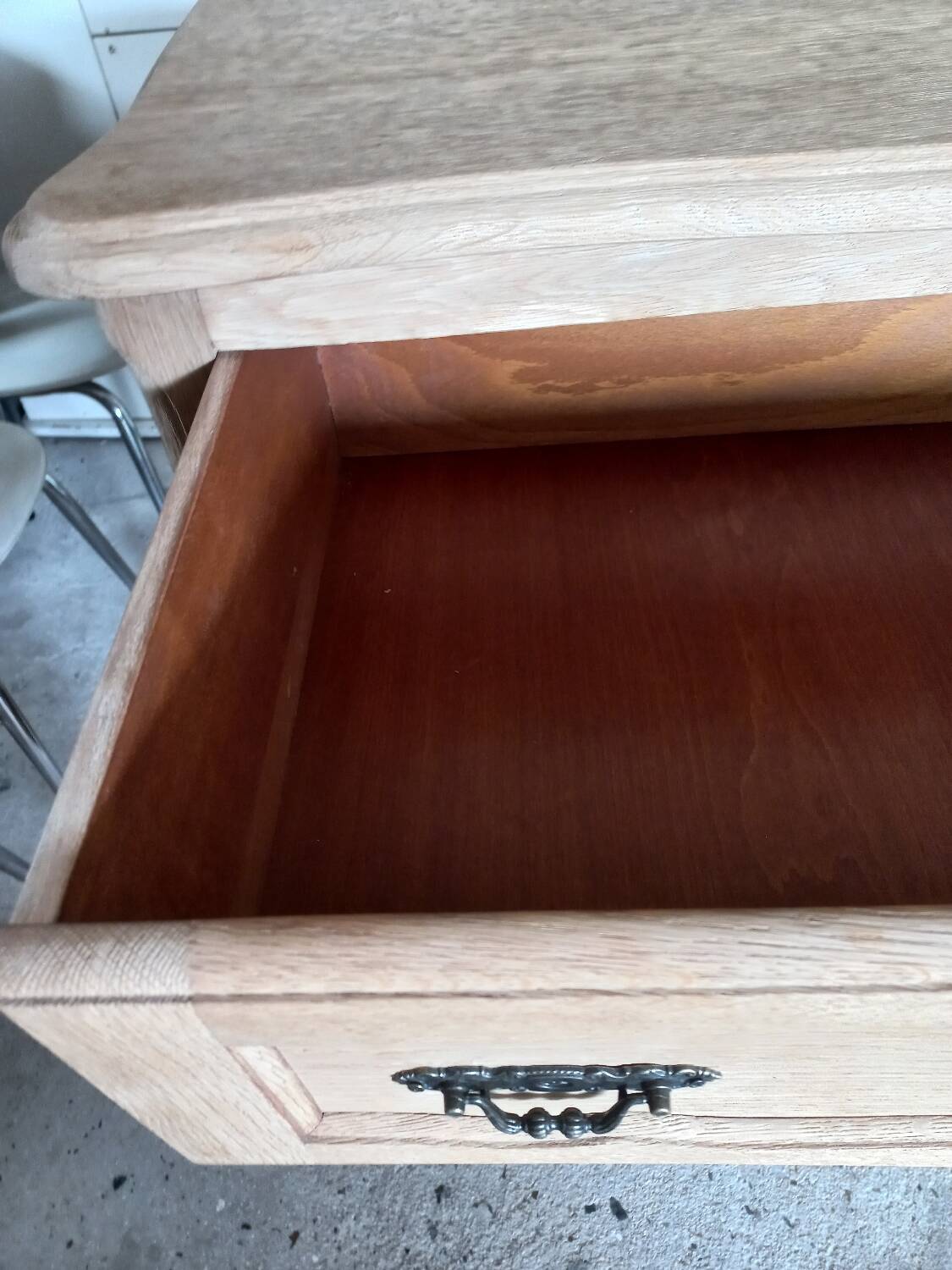 Sandblasted chest of drawers