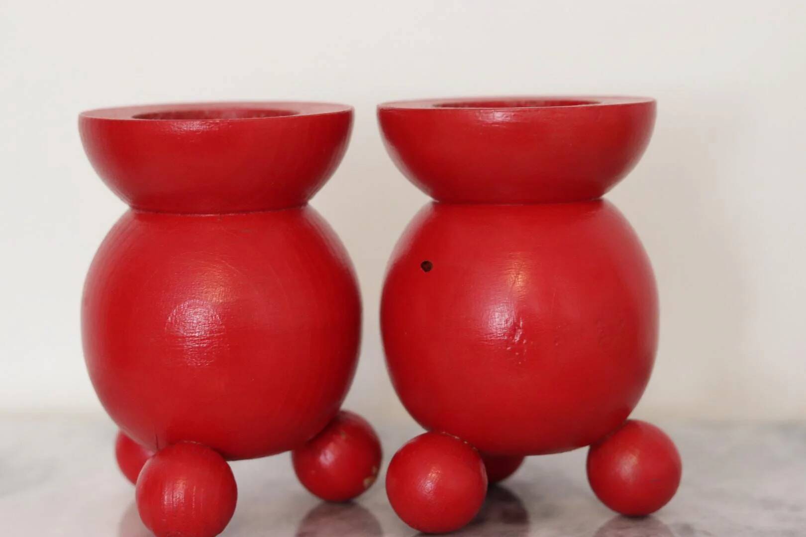 Paire de porte-bougies en forme de boule Dala suédoise