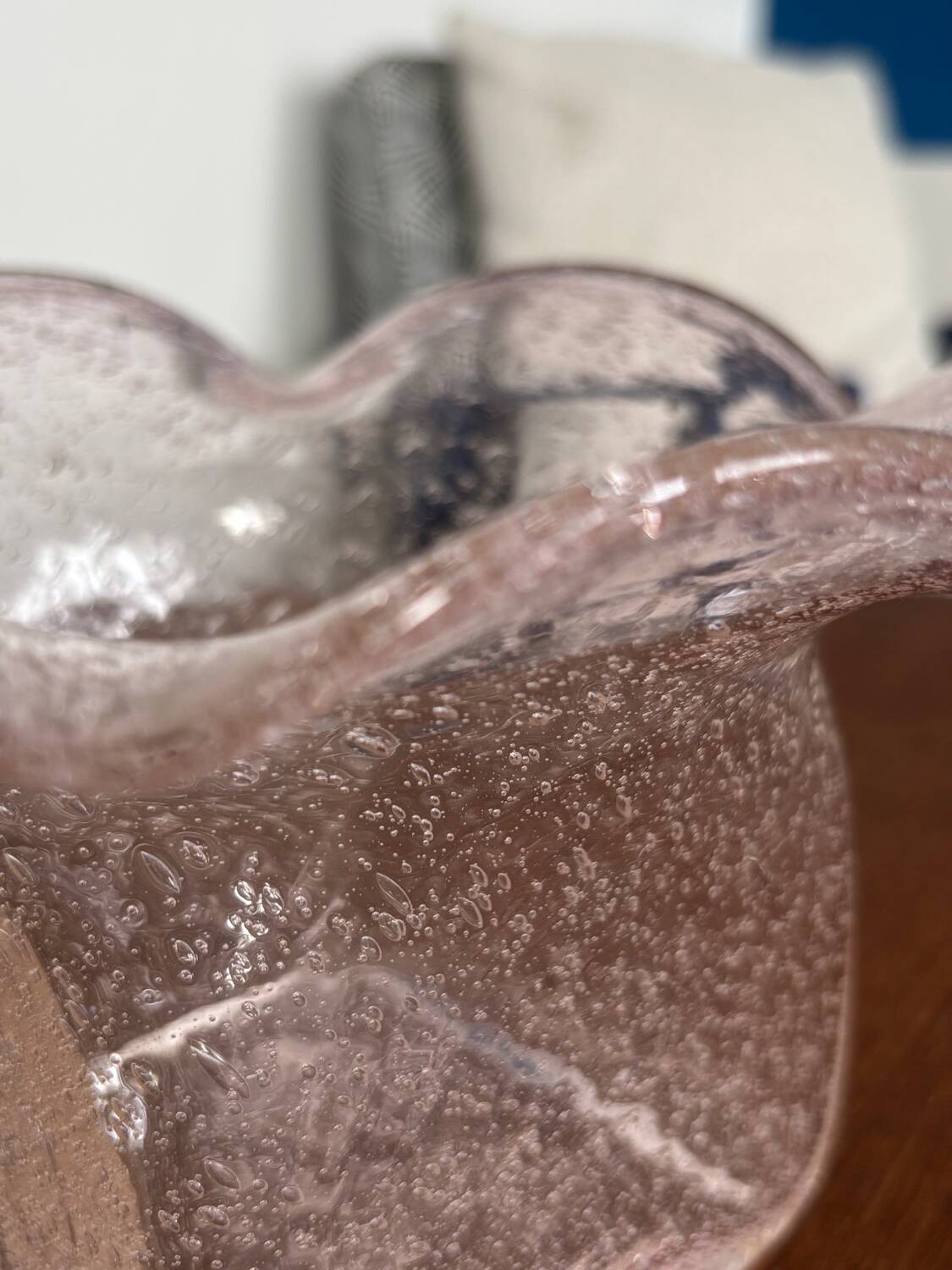 Pink bubbled glass vase - vintage blown glass decoration - neck candle holder