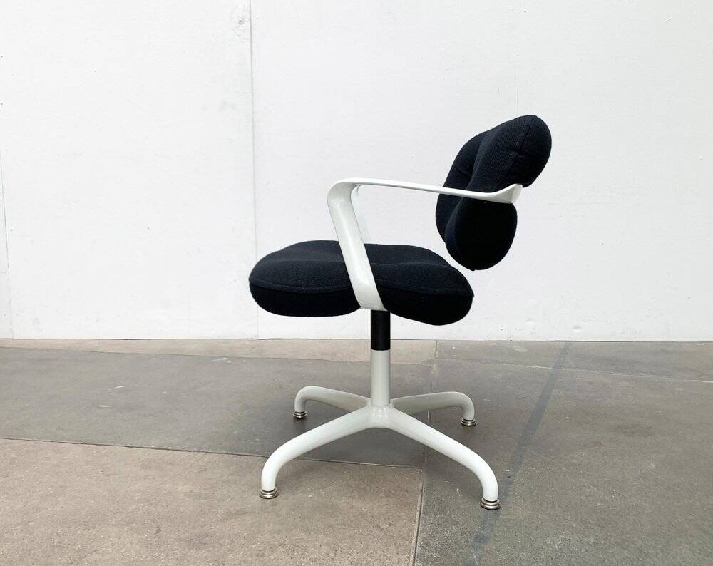 Set of chairs model Space Age 2038 by Bruce Hannah & Andrew Morrison for Knoll International, 1970s.