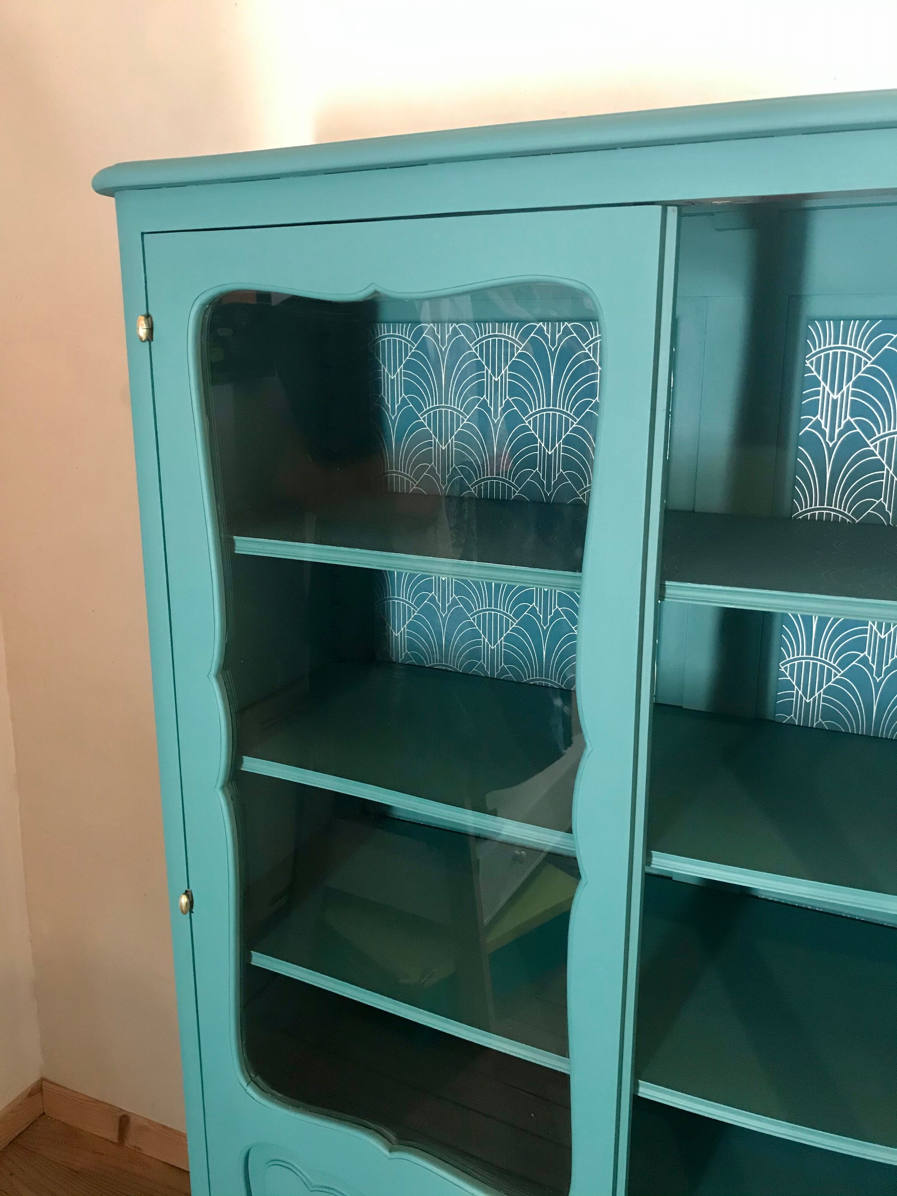 Glass cabinet