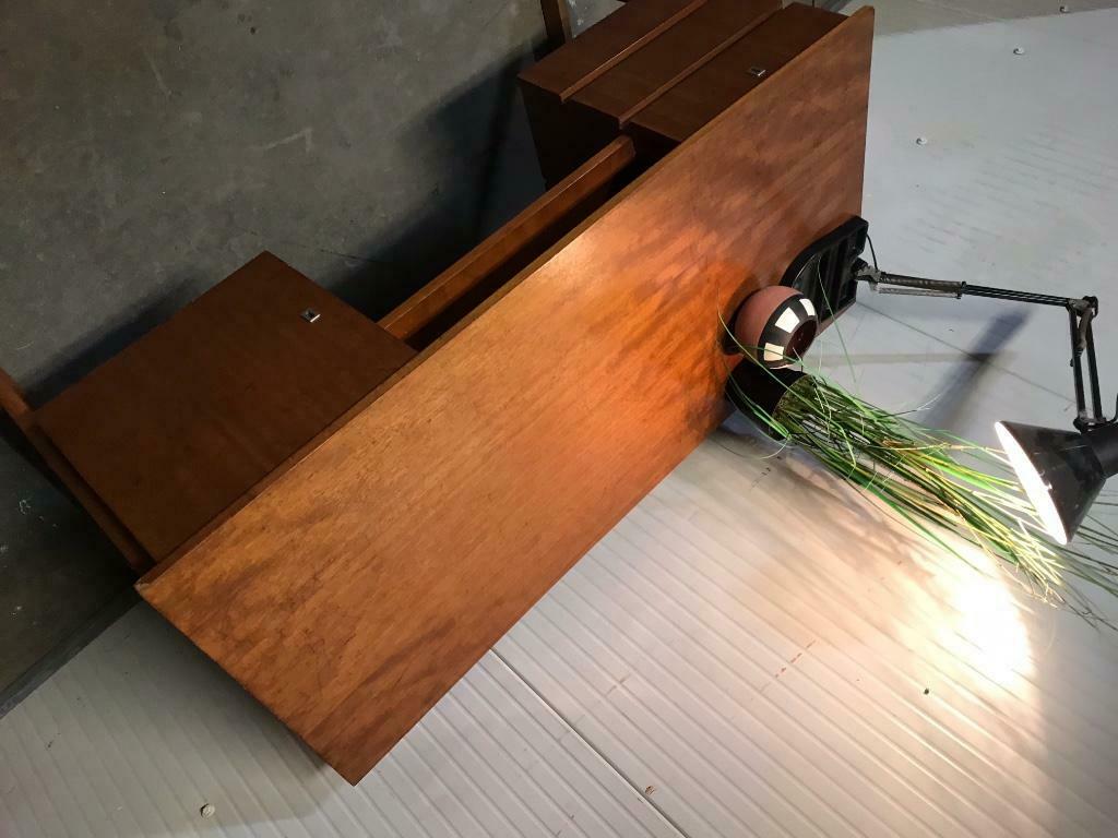 Vintage office with u-frame