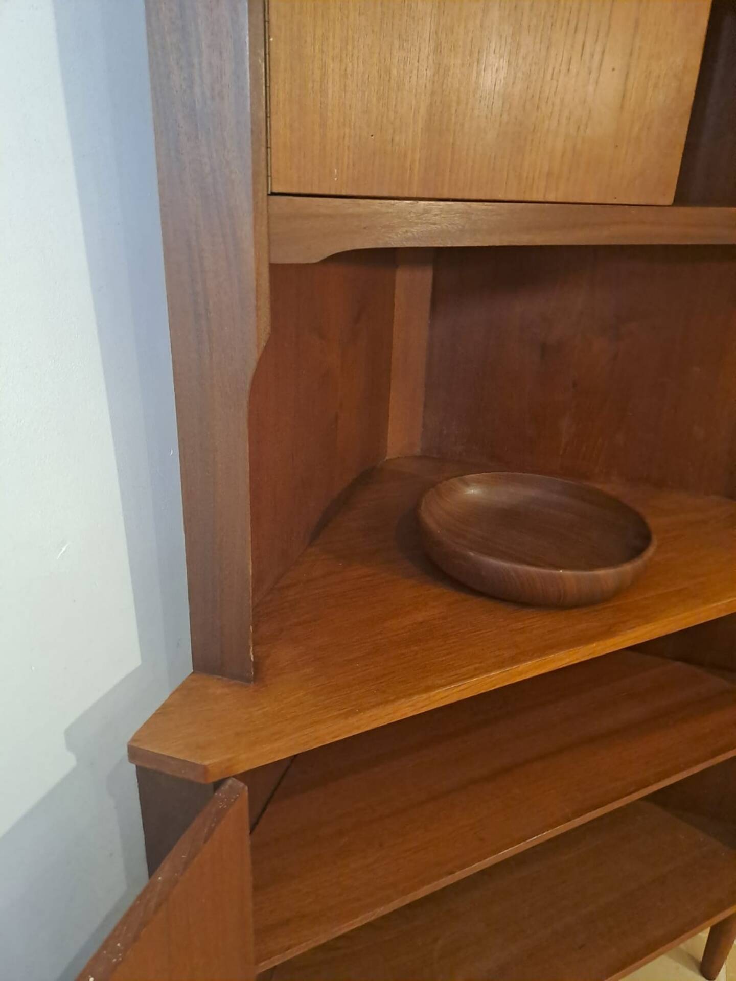 Meuble d'angle en teck,  Vintage Scandinave 1960s