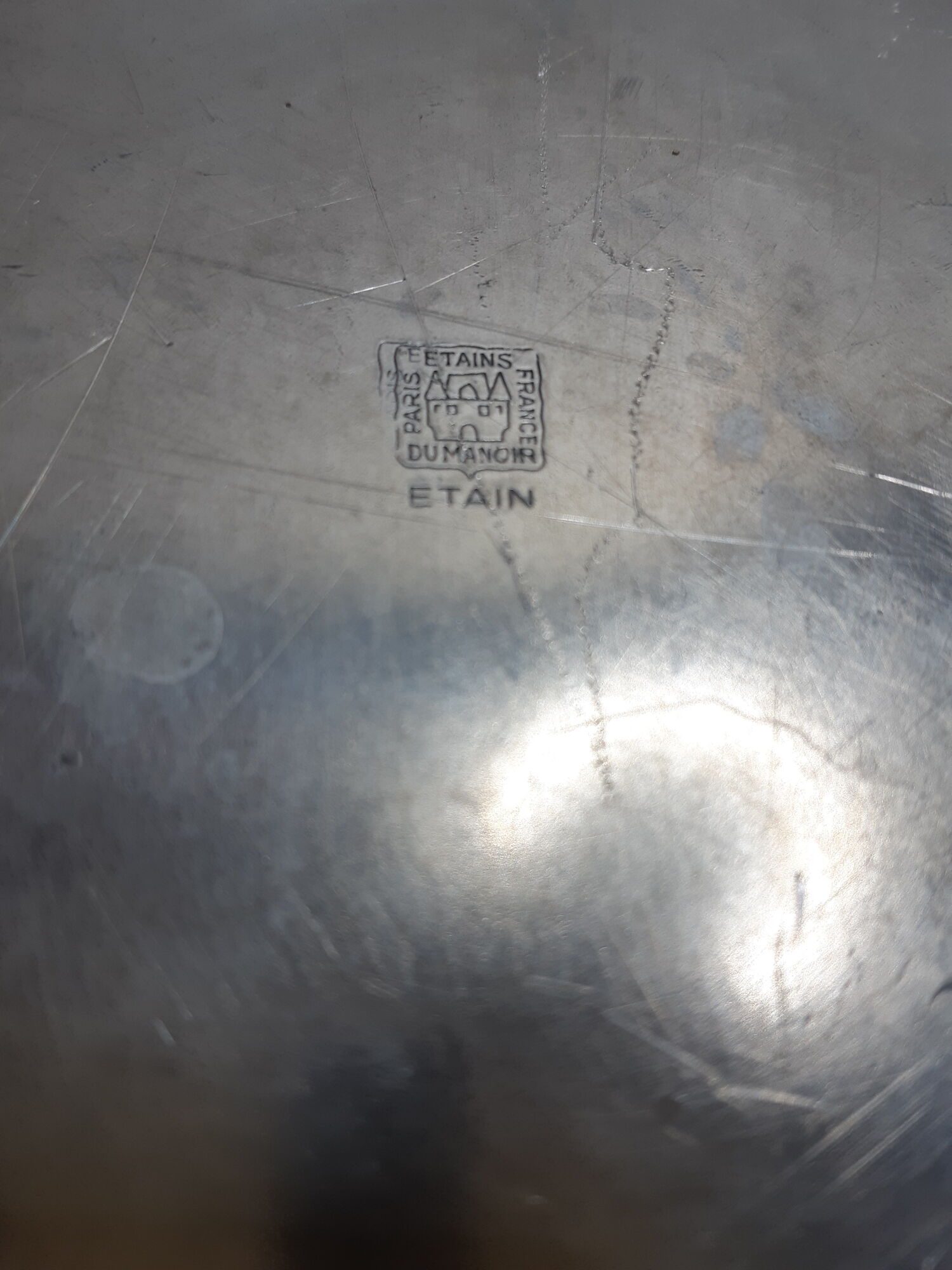 Pewter plate les Etains du Manoir diameter 30 cm, antique French