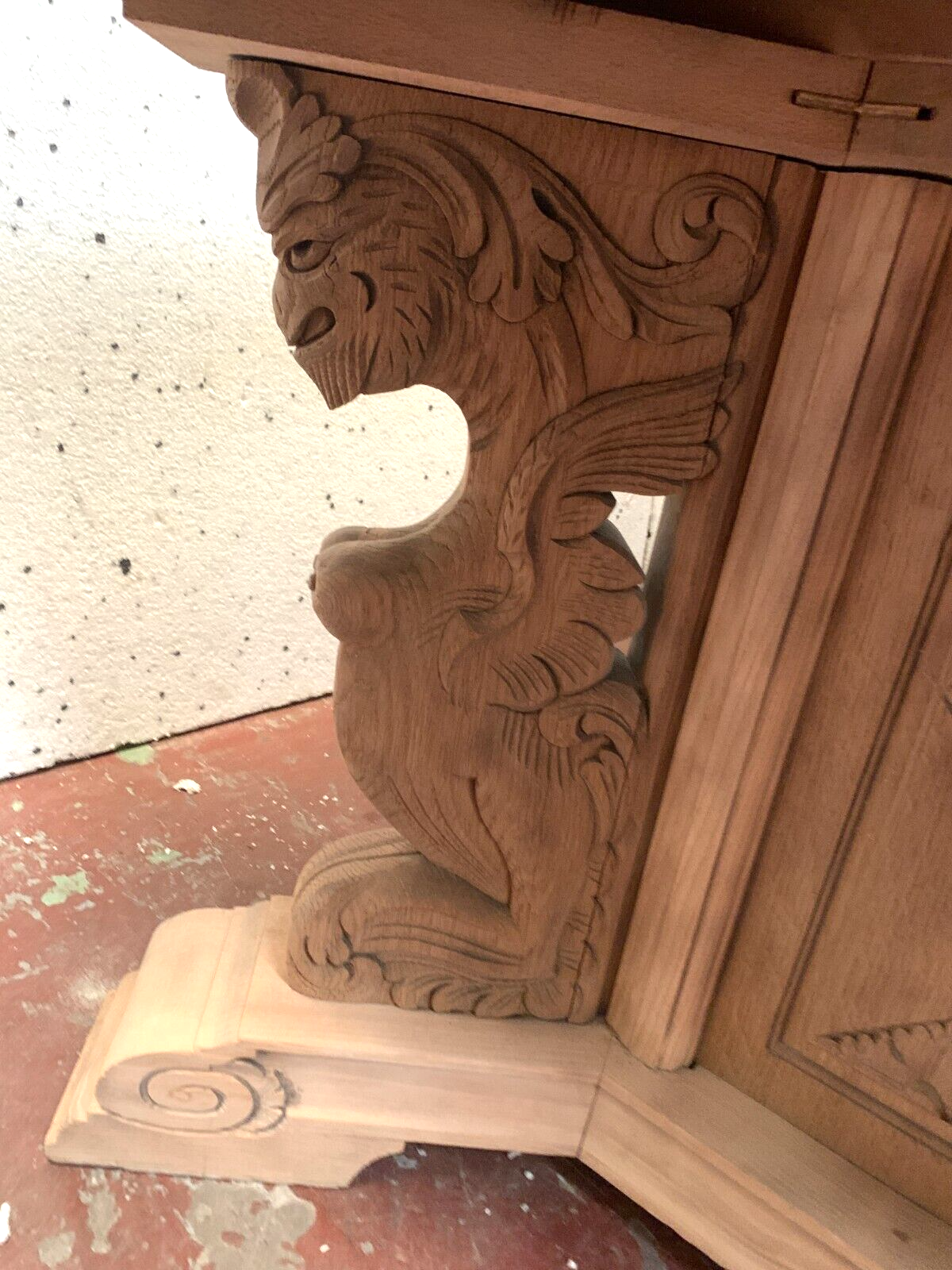 Renaissance style table in solid oak, 20th century