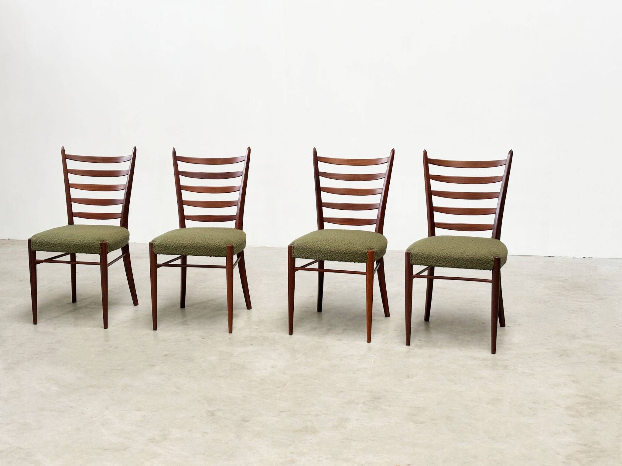 Ensemble de quatre chaises de salle à manger danoises