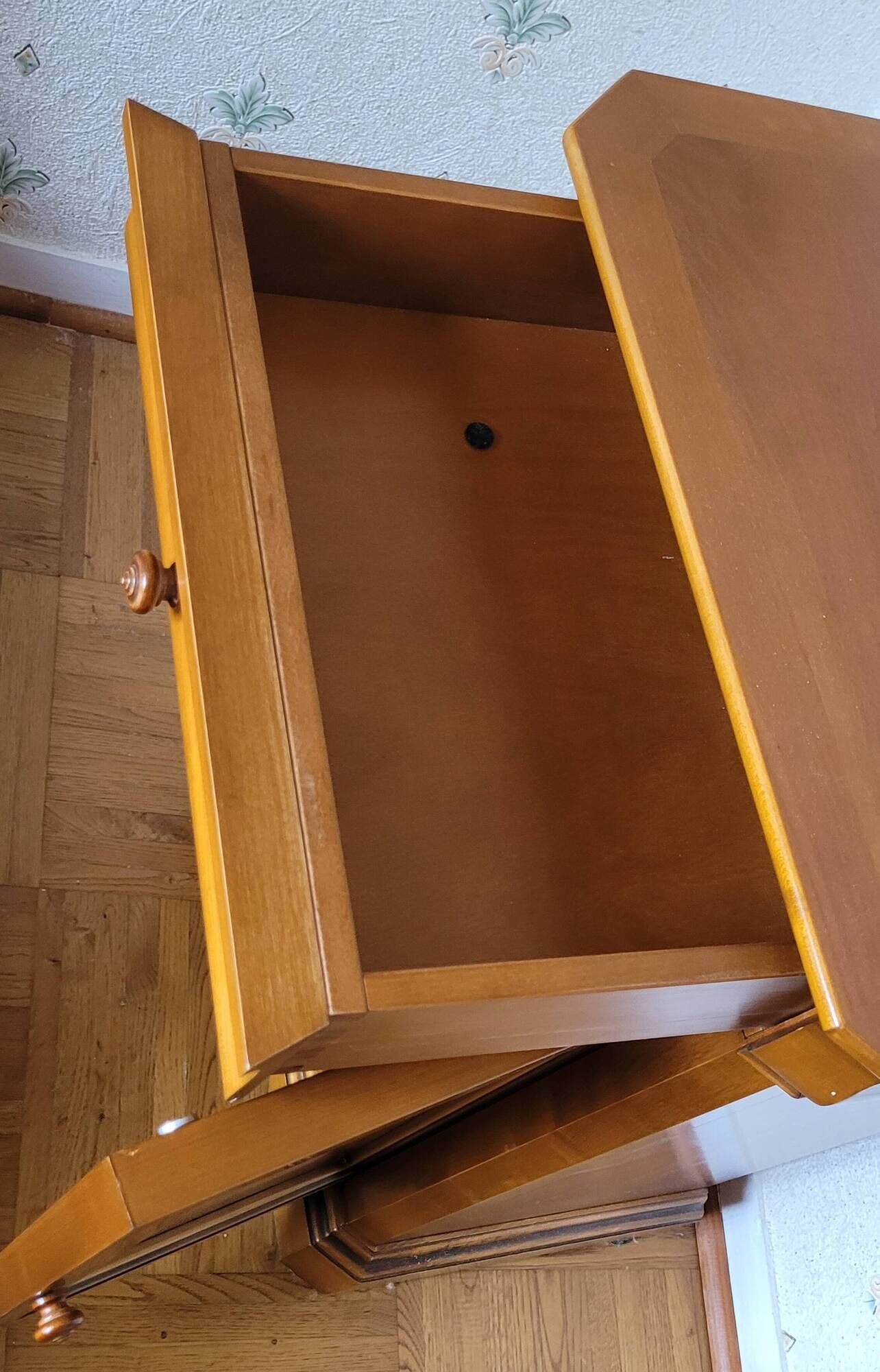 Set of 2 Bedside Tables