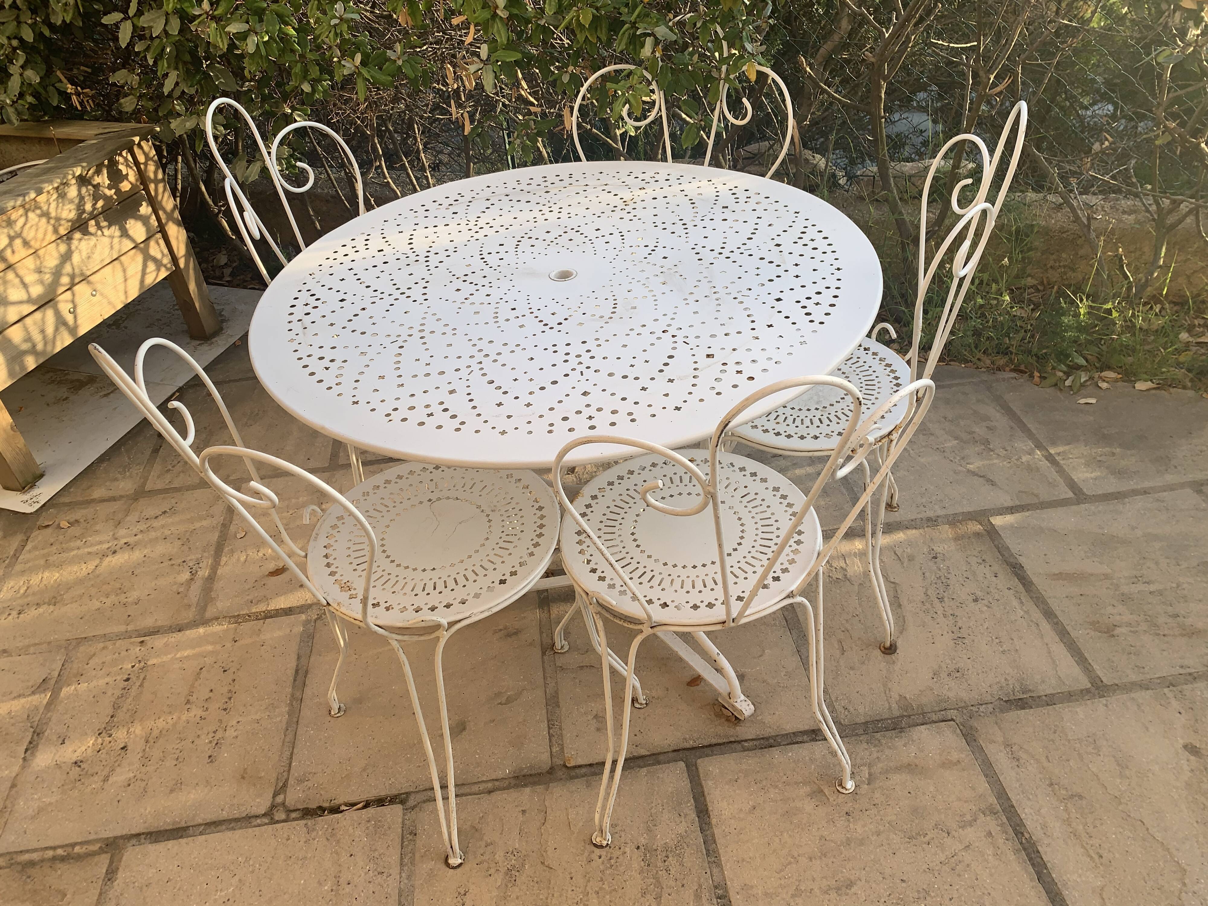 Living room wrought iron garden