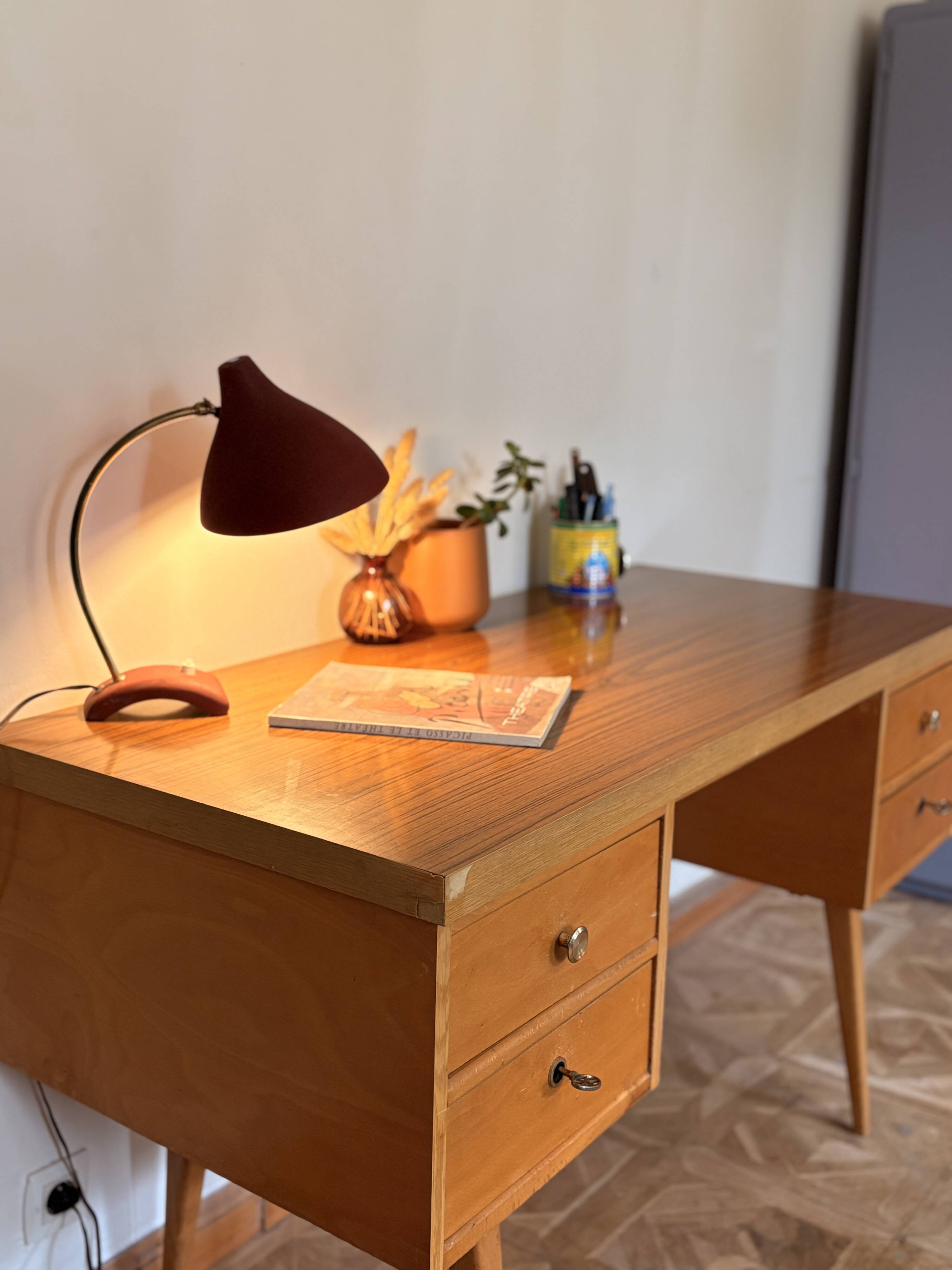 Bureau adulte pieds compas