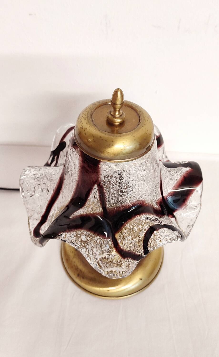 Lampe de table avec tulipe en cristal. Italie, années 1980.