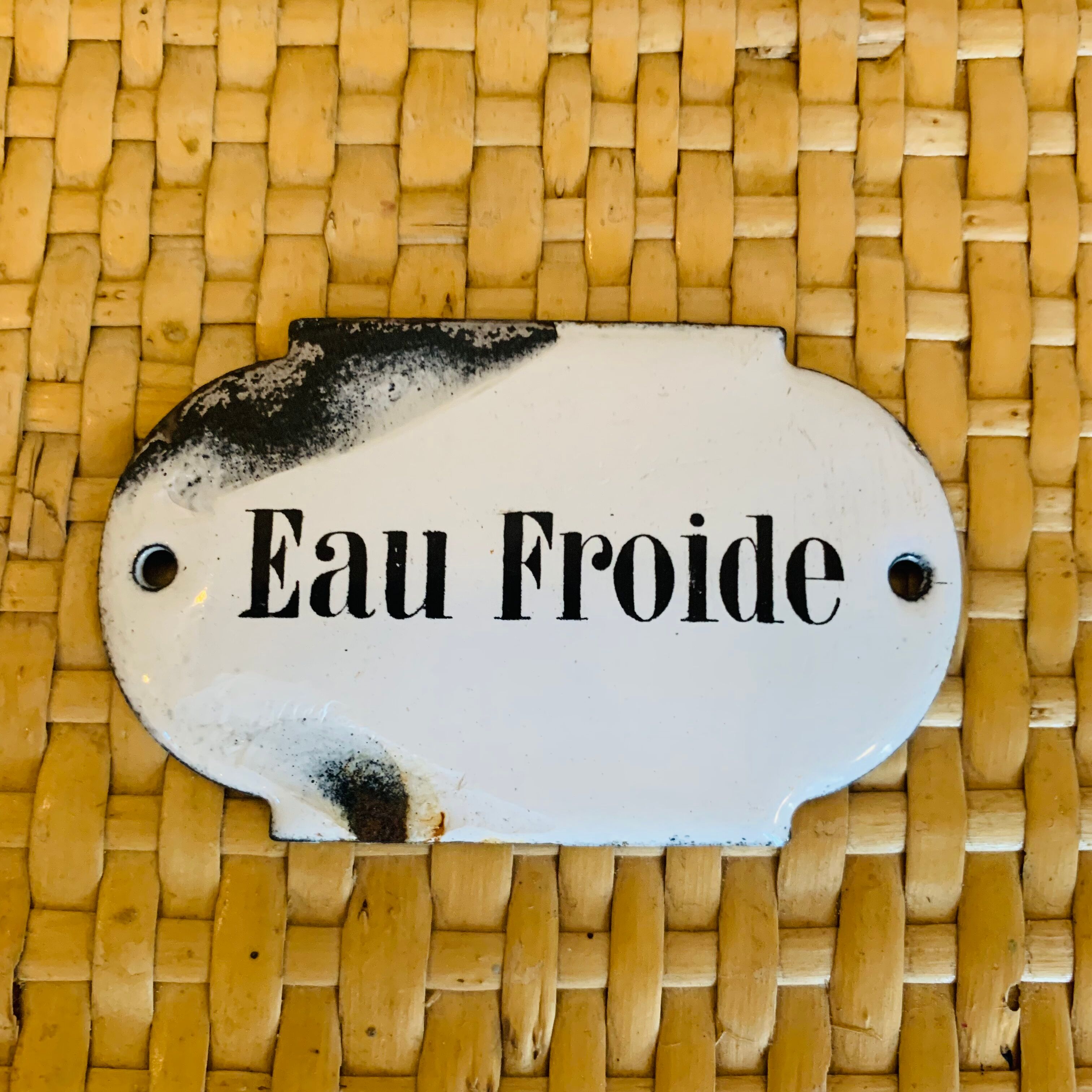 Enameled plate “Cold water”