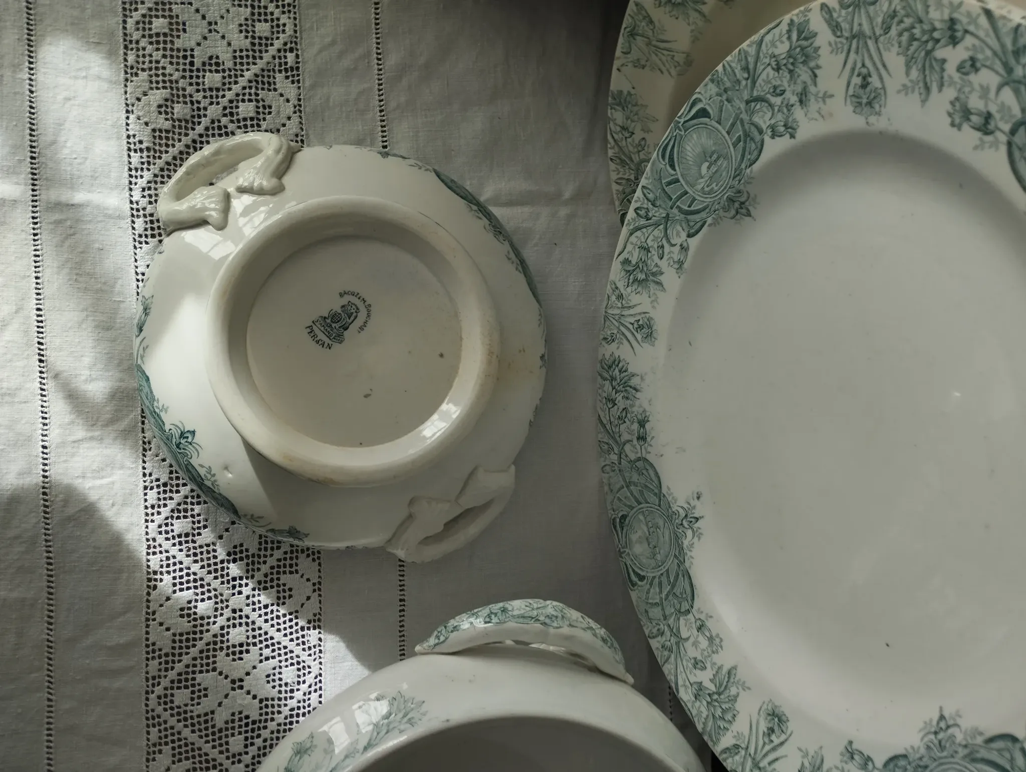 Small soup tureen base, ironstone, St-Amand, Lebacqz & Bouchart "Persian"