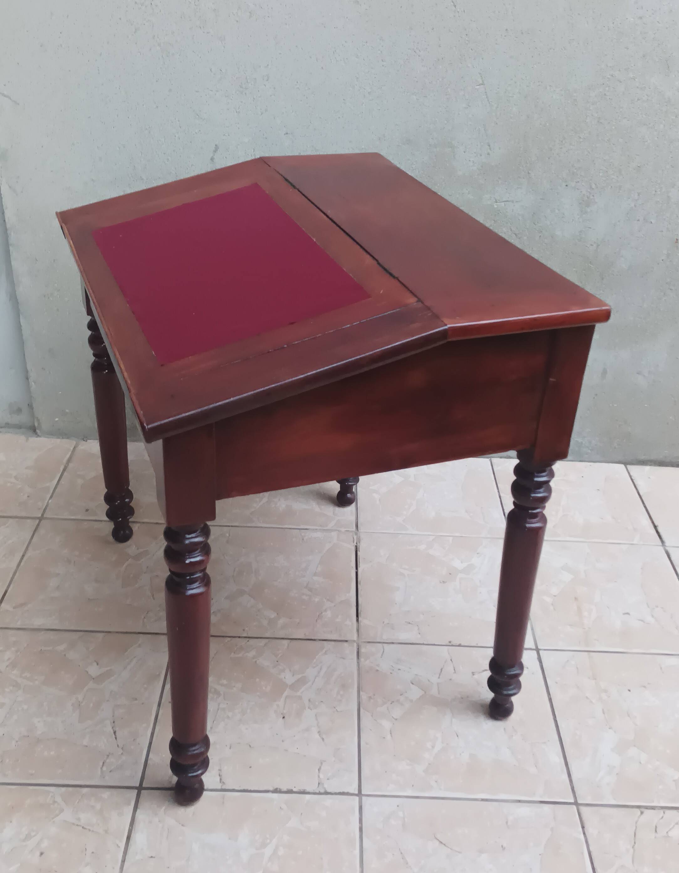 Bureau écritoire en noyer 19ème