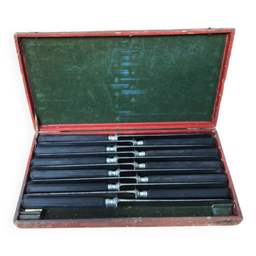 Série 11 anciens couteaux bailly langres manches corne noirci vintage