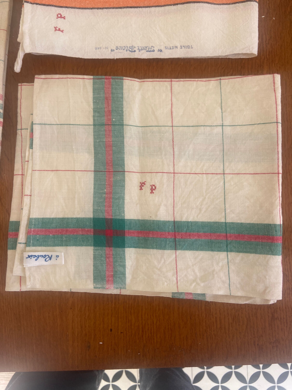 Set of 4 vintage tea towels