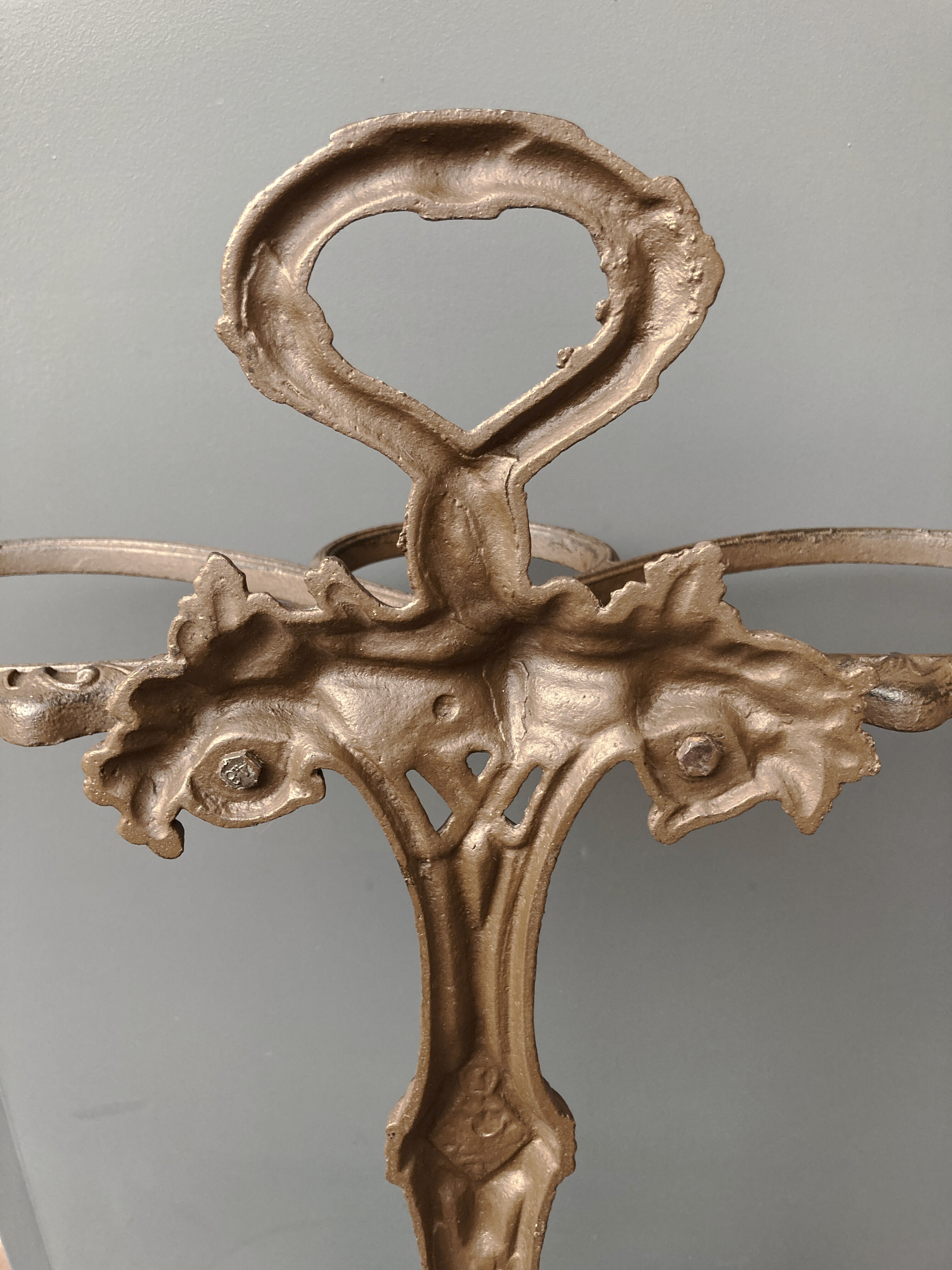 Art Nouvelles cast iron umbrella holder