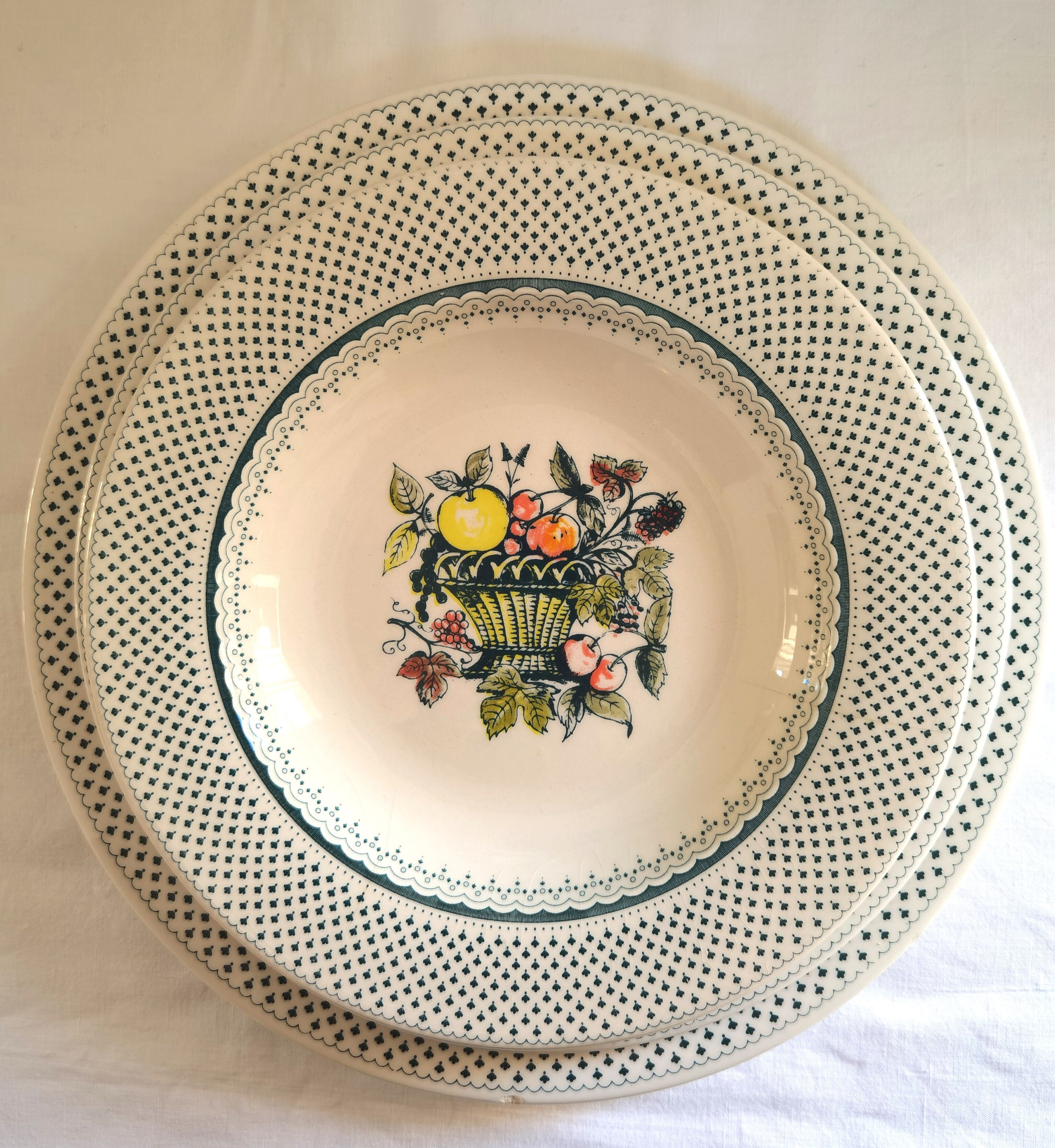 Service de 18 assiettes