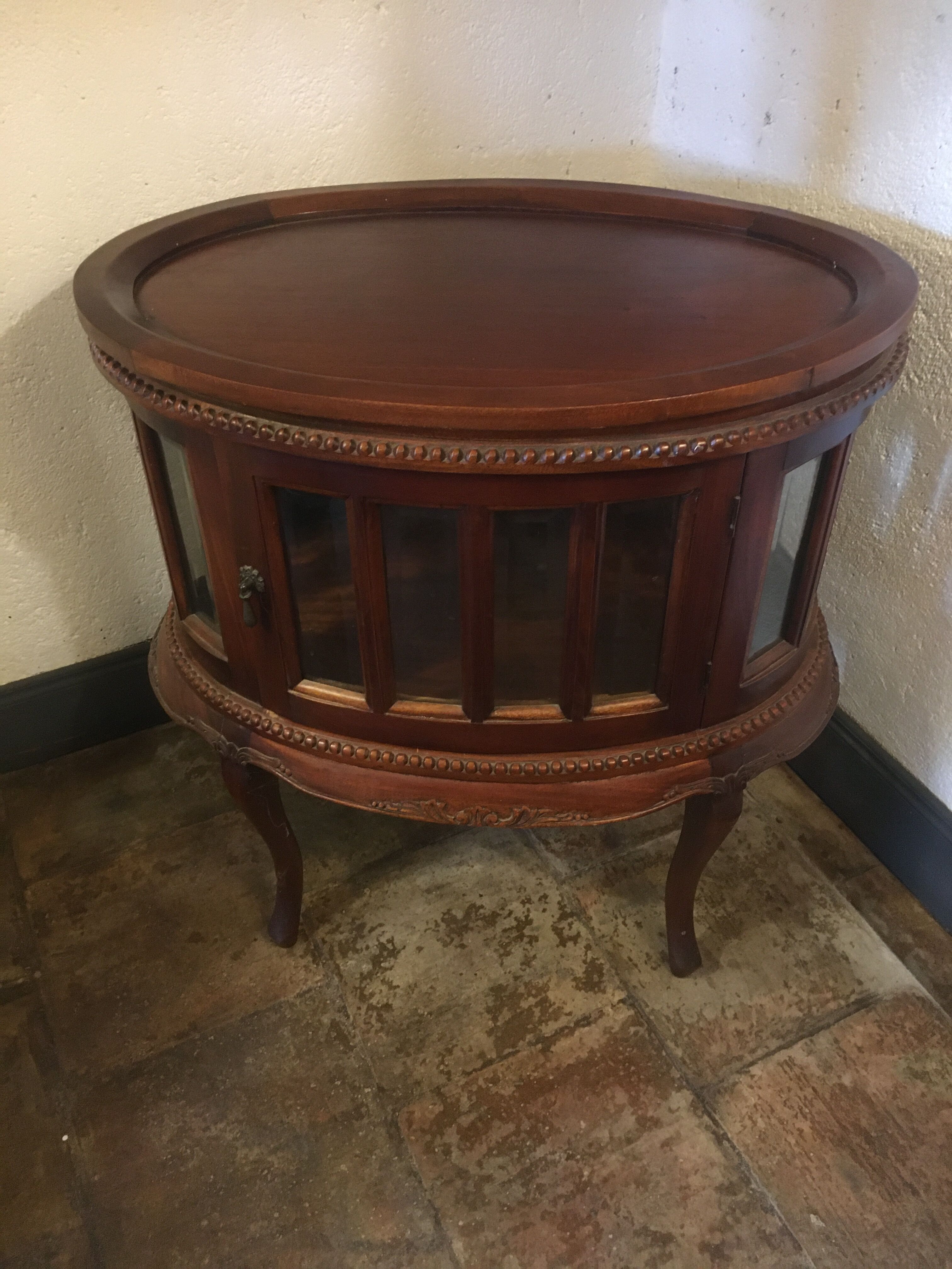 Colonial-style coffee table bar