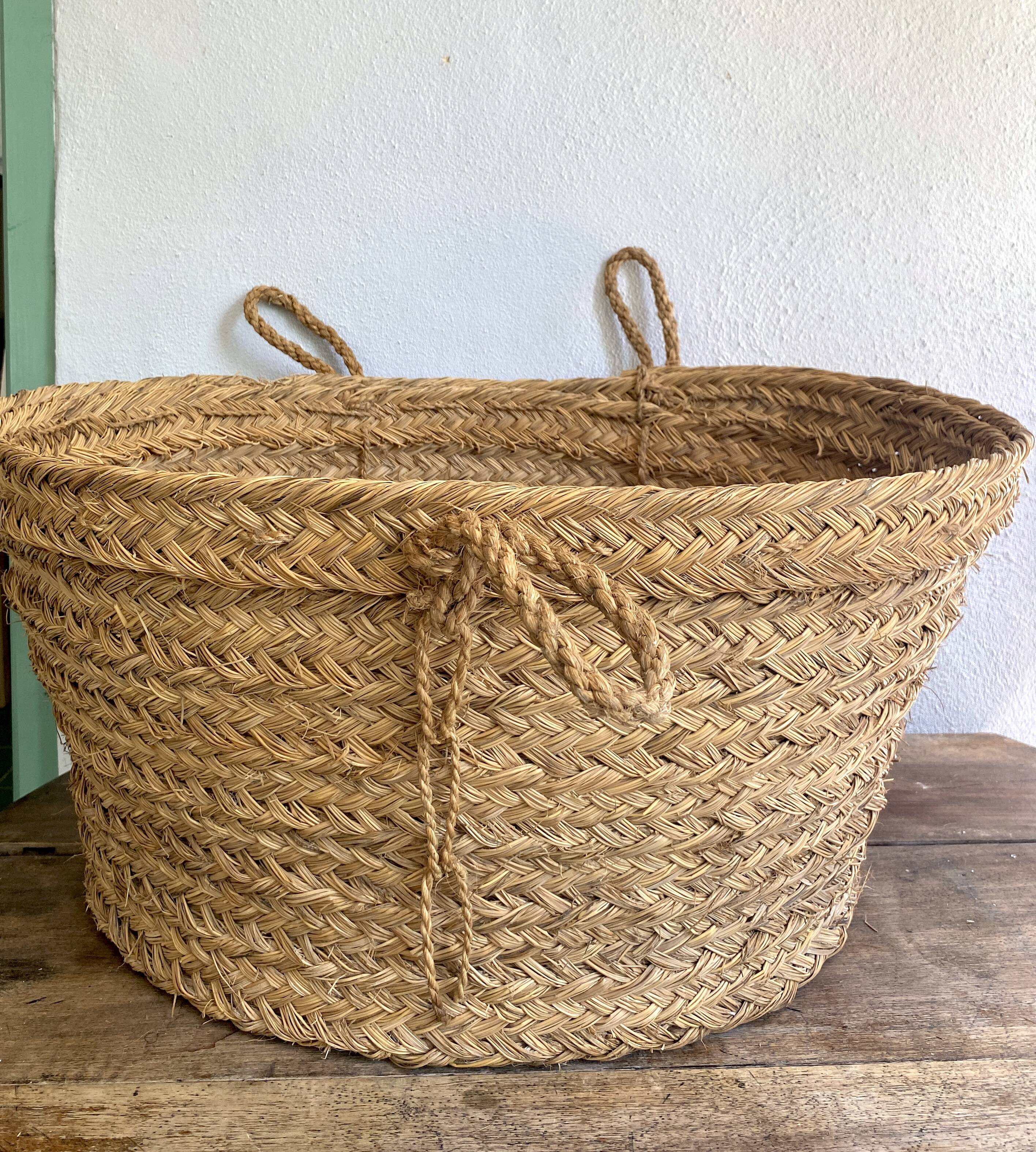 XXL woven straw basket