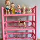 Etagere en rotin rose