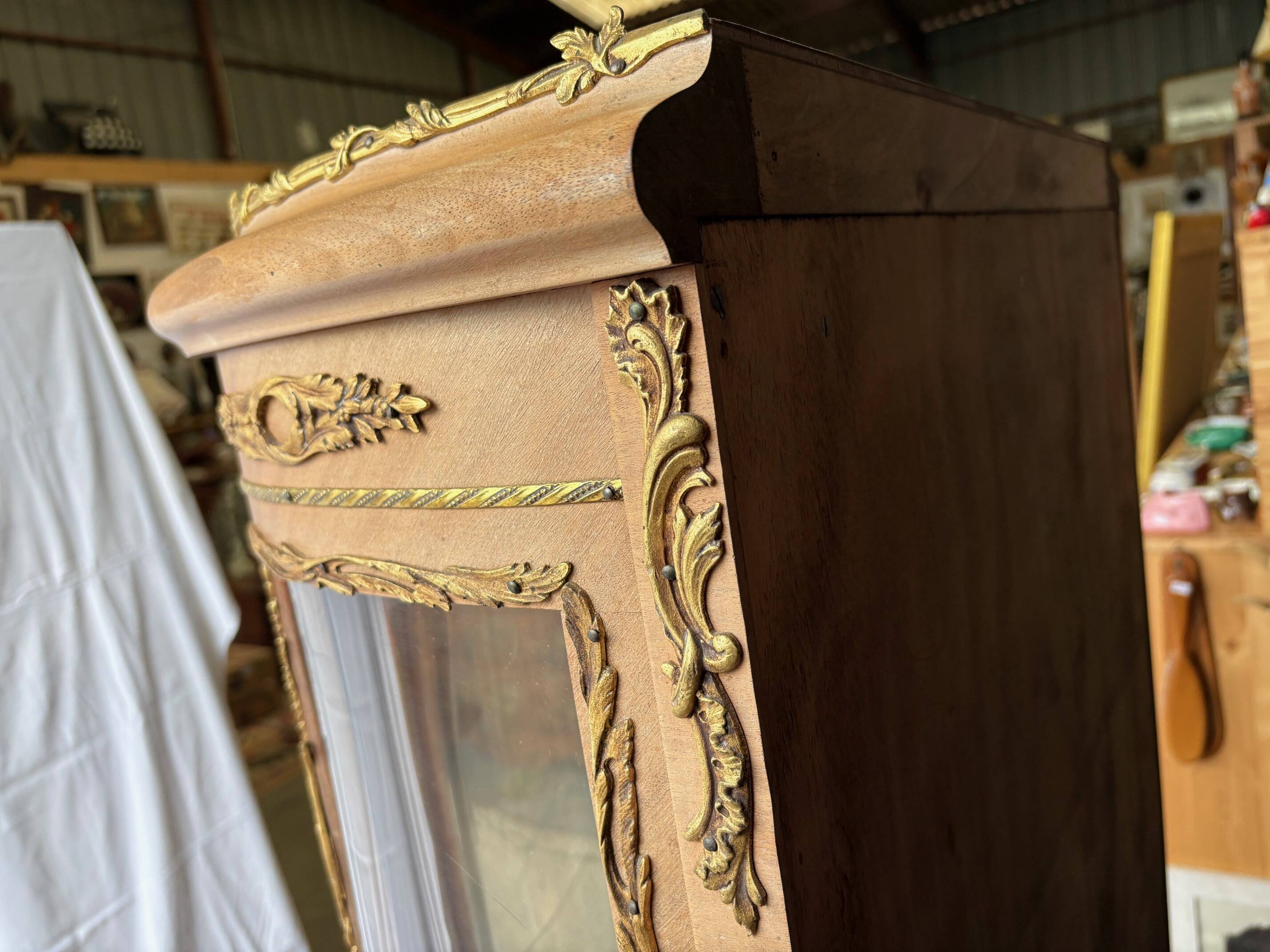 Louis XV/Transition style display cabinet in wood and gilt bronze
