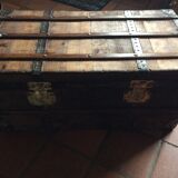 Travel trunk end 19 th century entirely renovated