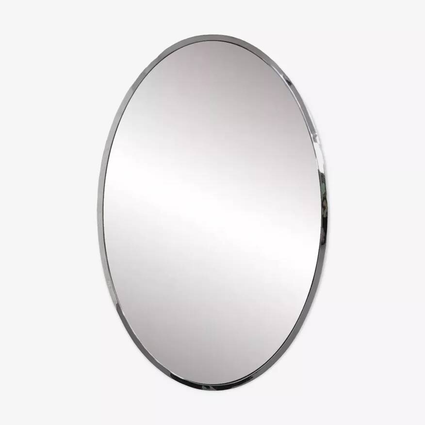 Miroir ovale des années 50 - 60 au contour chromé