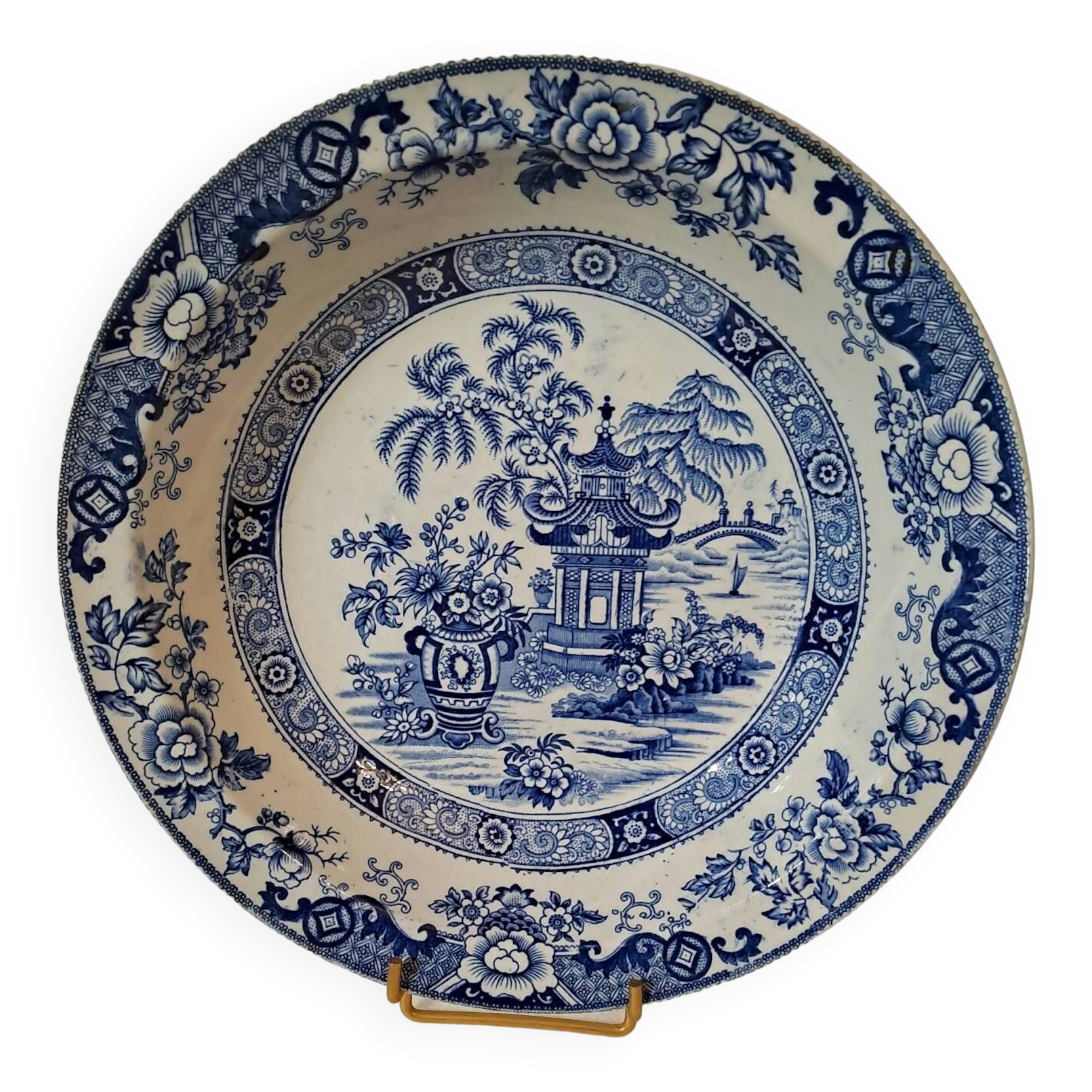 Hollow dish Creil and Montereau model Pagoda