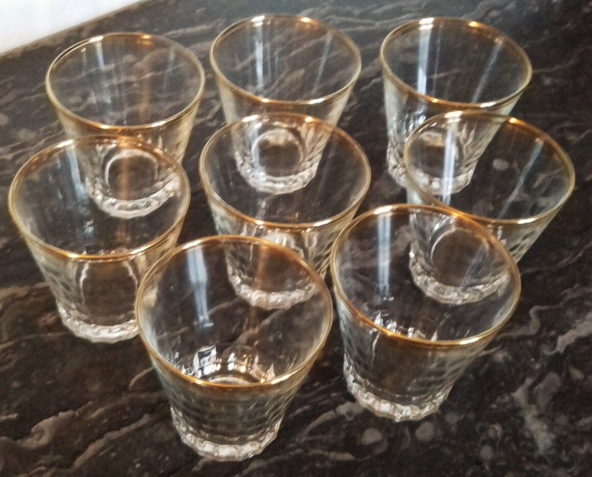 Lot 8 glasses years 30/50