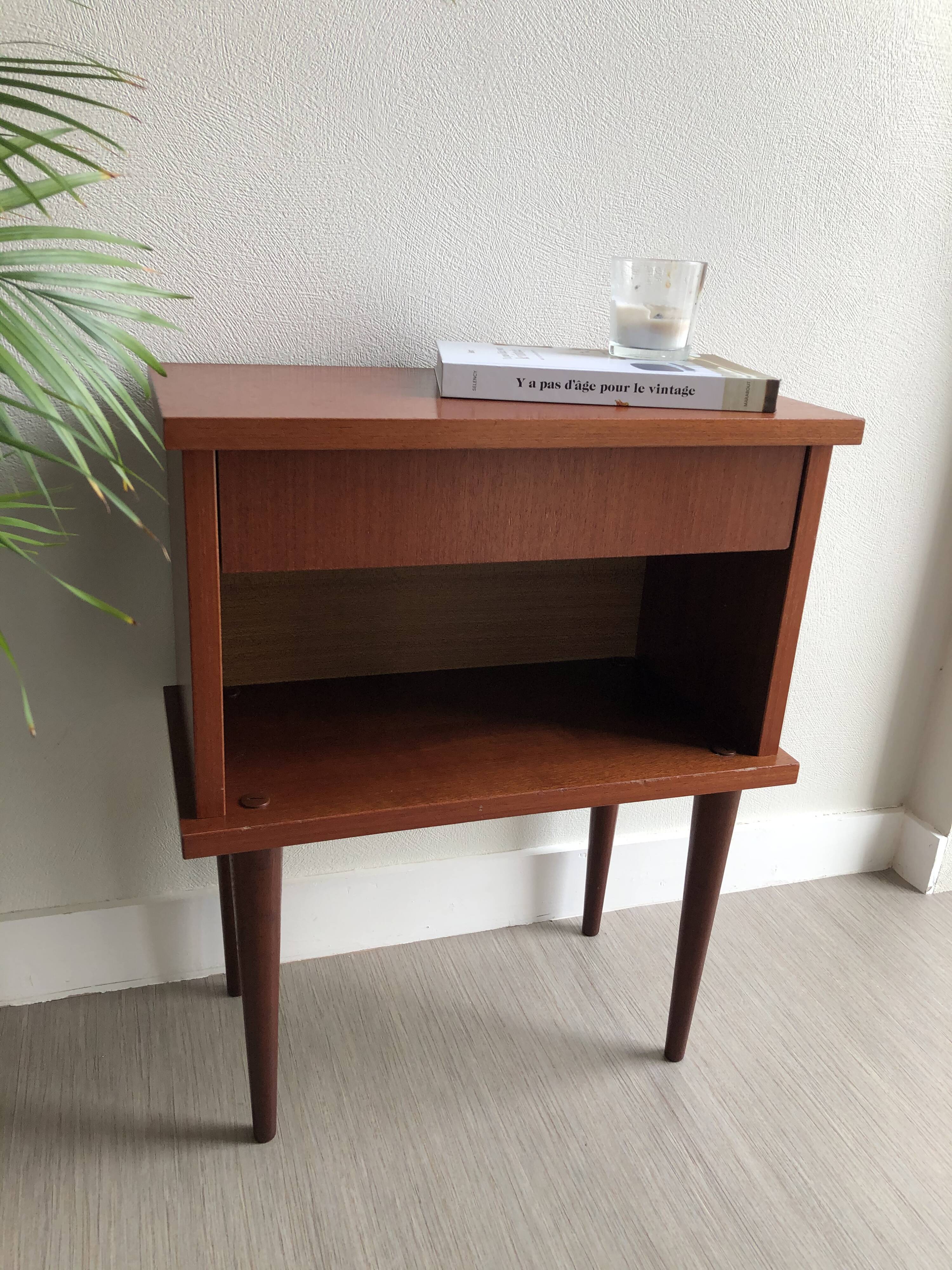 Bedside feet compass