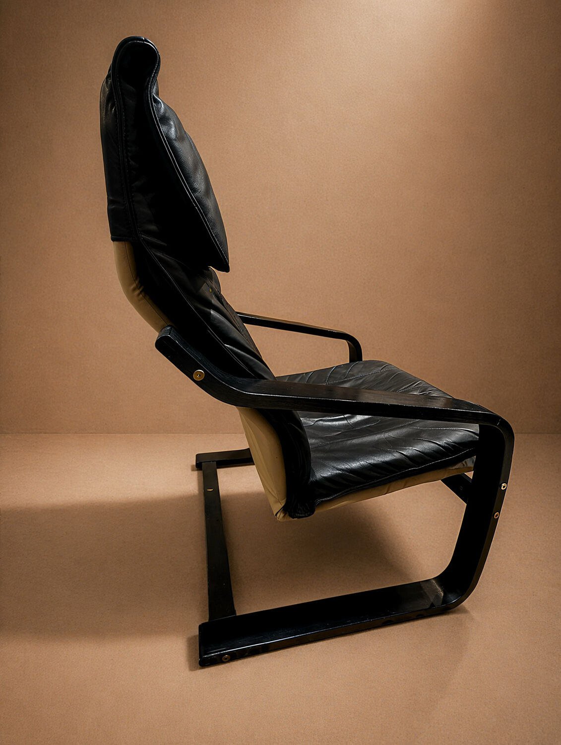 Pair of Poäng Armchairs / N. Nakamura