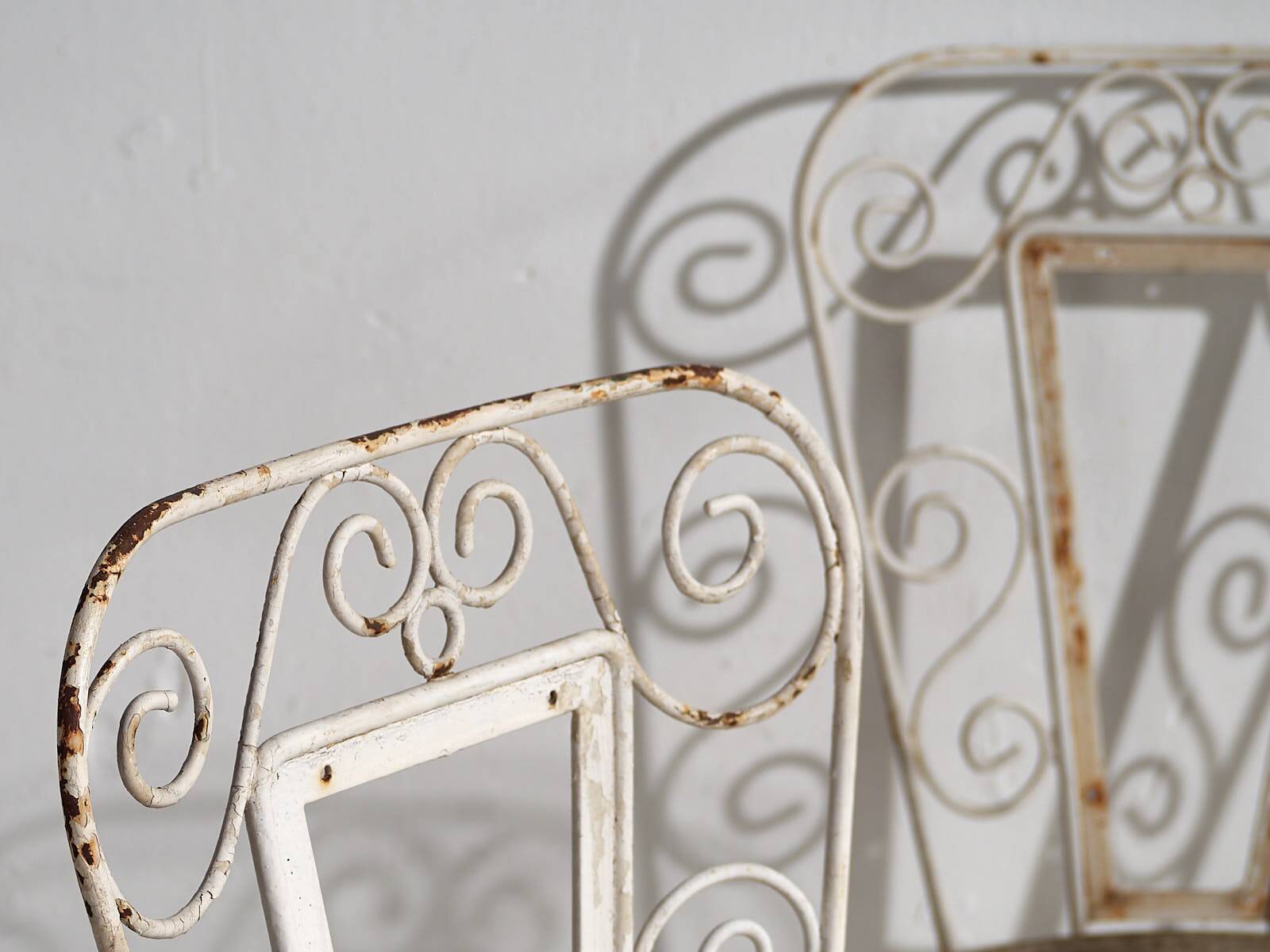 Antique white outdoor chairs (circa 1920). Set of 4 pieces