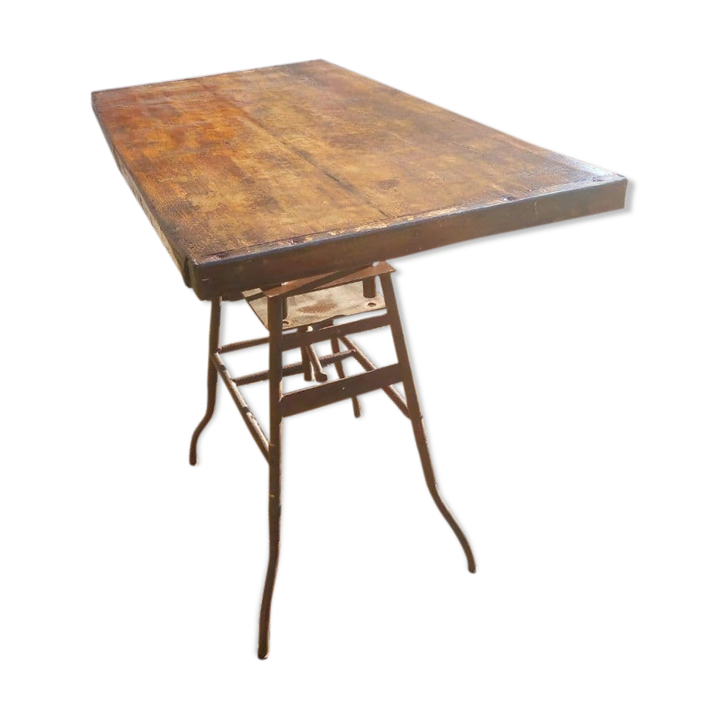 Table with sawmill foot