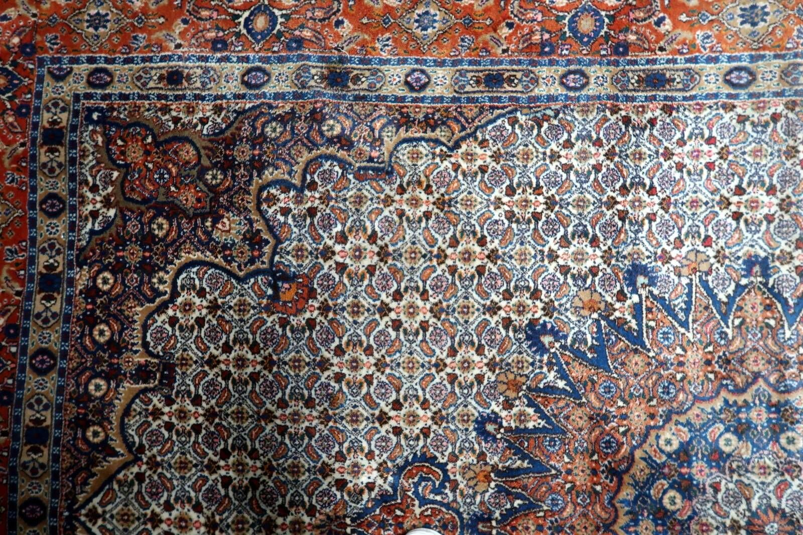 1940s handmade wool medallion rug, ivory and navy, 212 × 312 cm