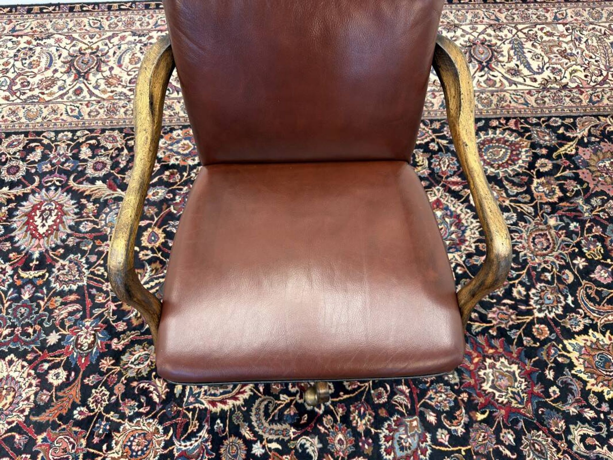 Fauteuil de bureau Chesterfield classique en cuir bordeaux