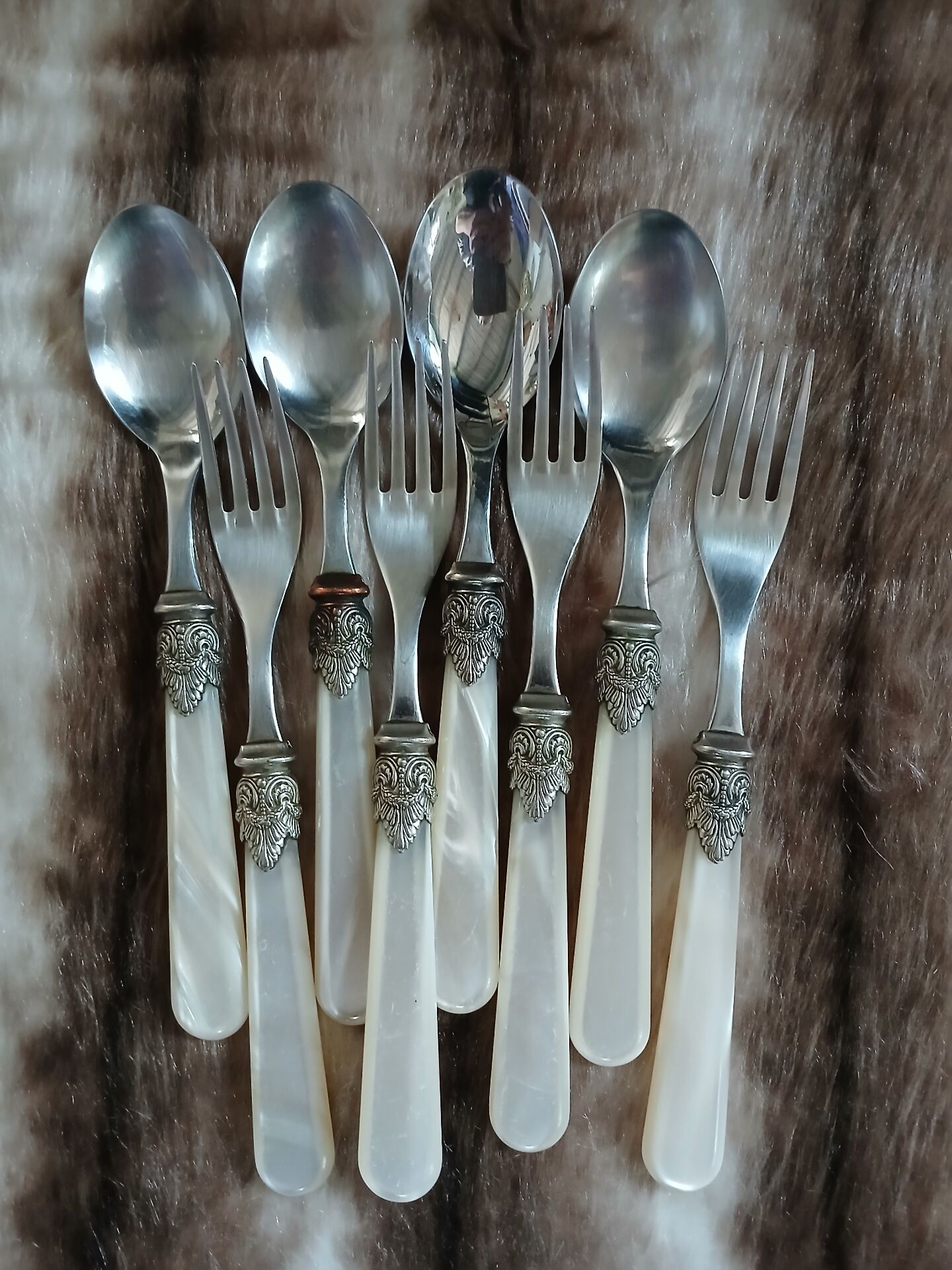 8 antique place settings