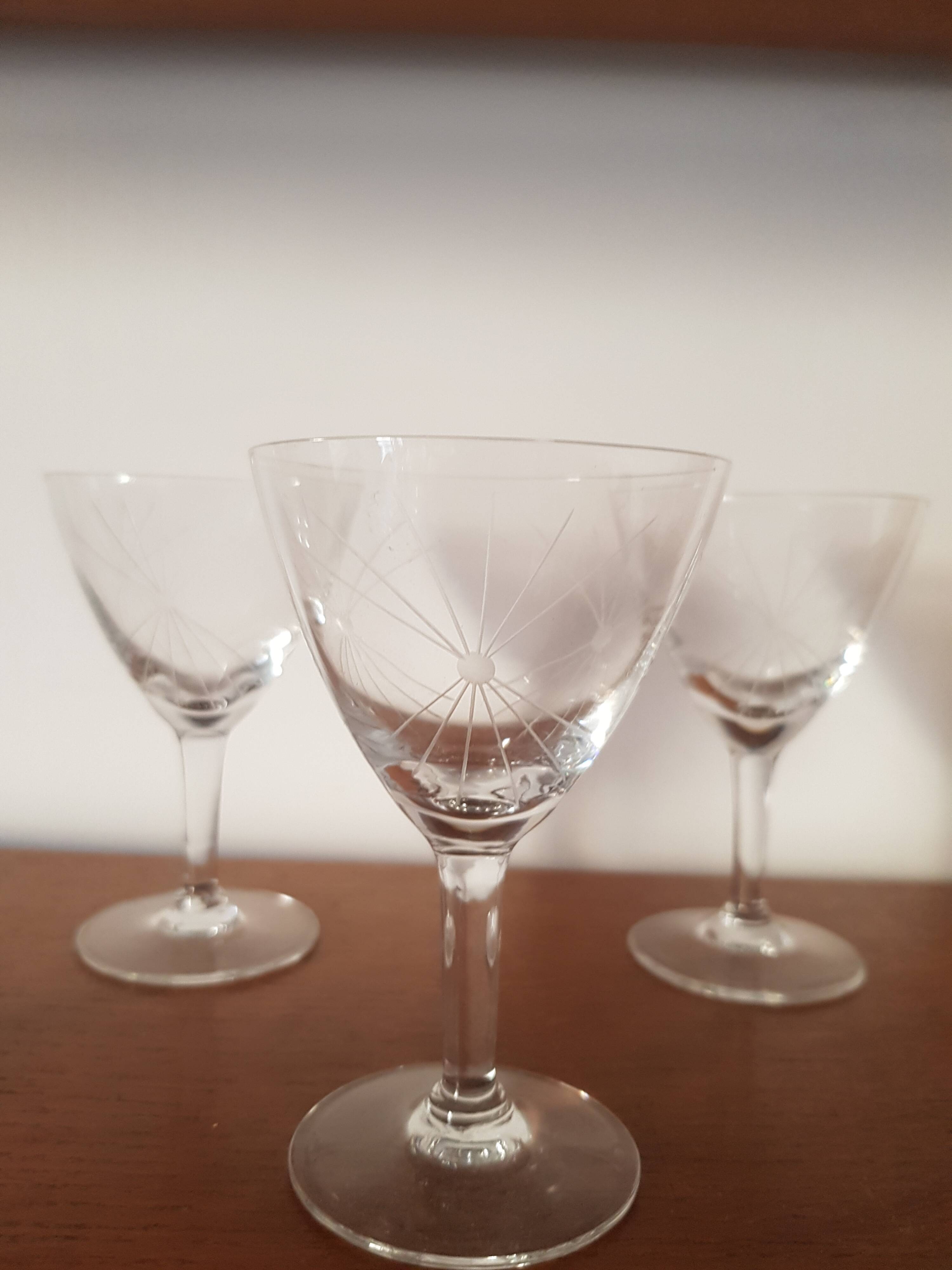 Set of 4 star-engraved glasses from the 50s