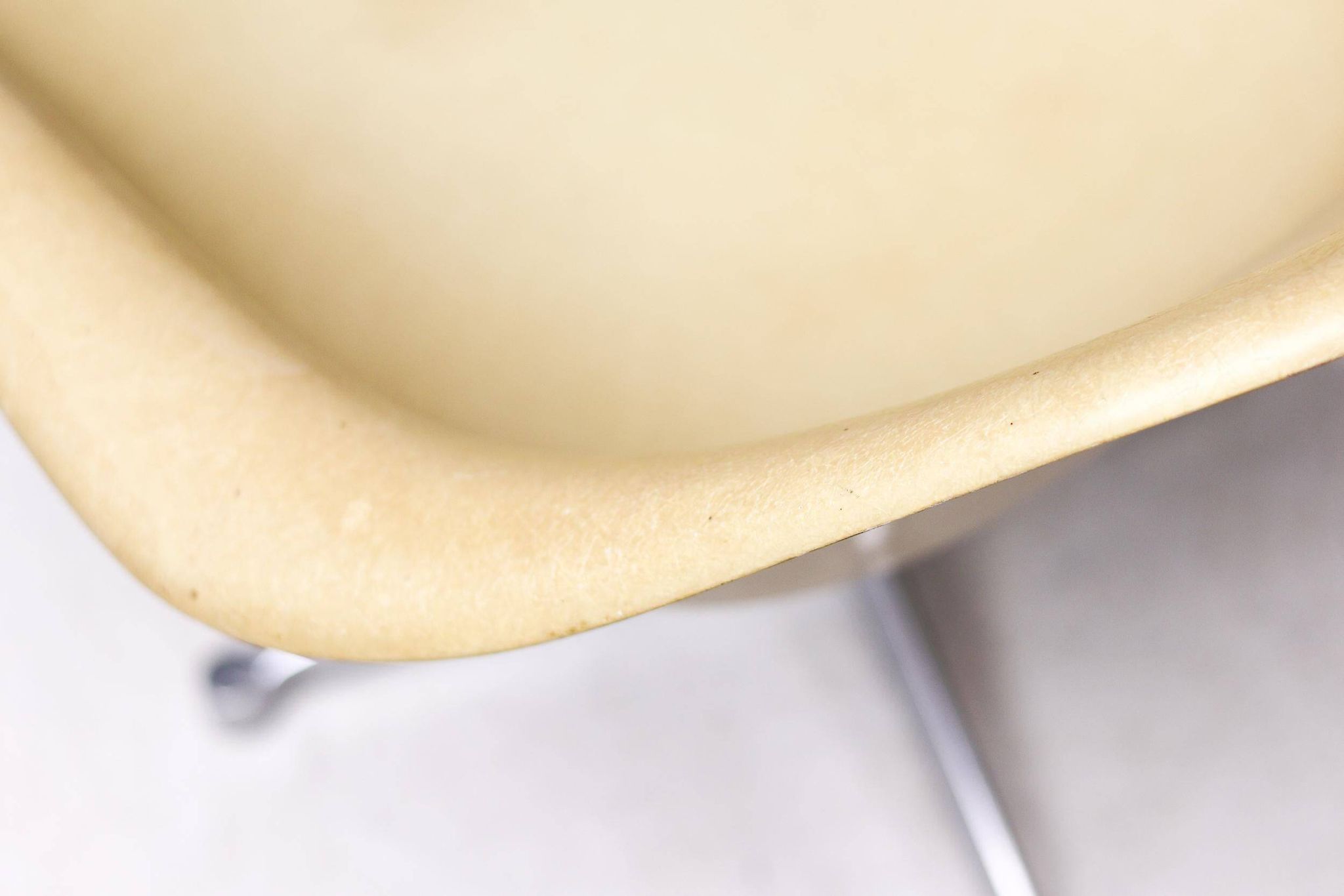 Chair based on the contract by Charles and Ray Eames for Herman Miller.