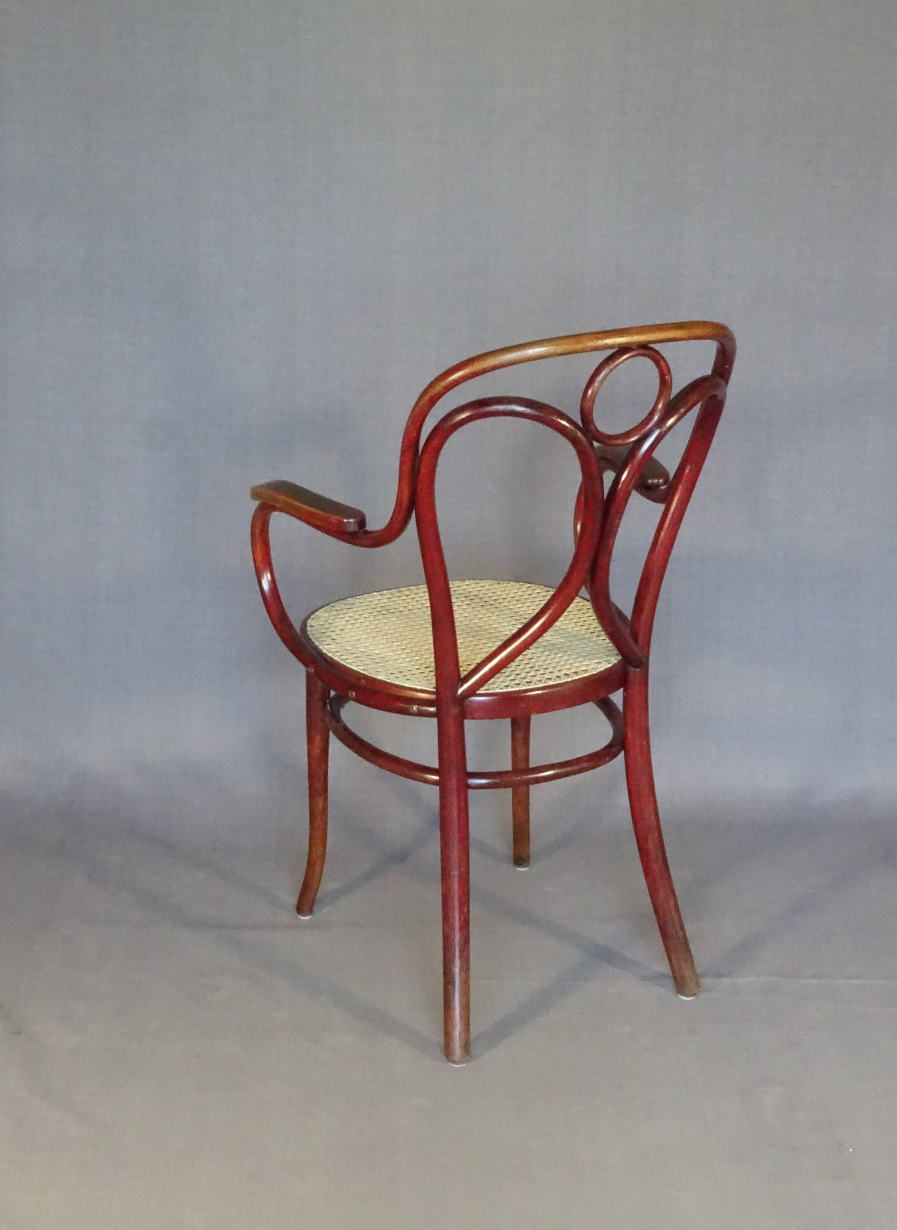 Fauteuil Thonet N°19 canné neuf , prêt à servir- Vers 1905 -