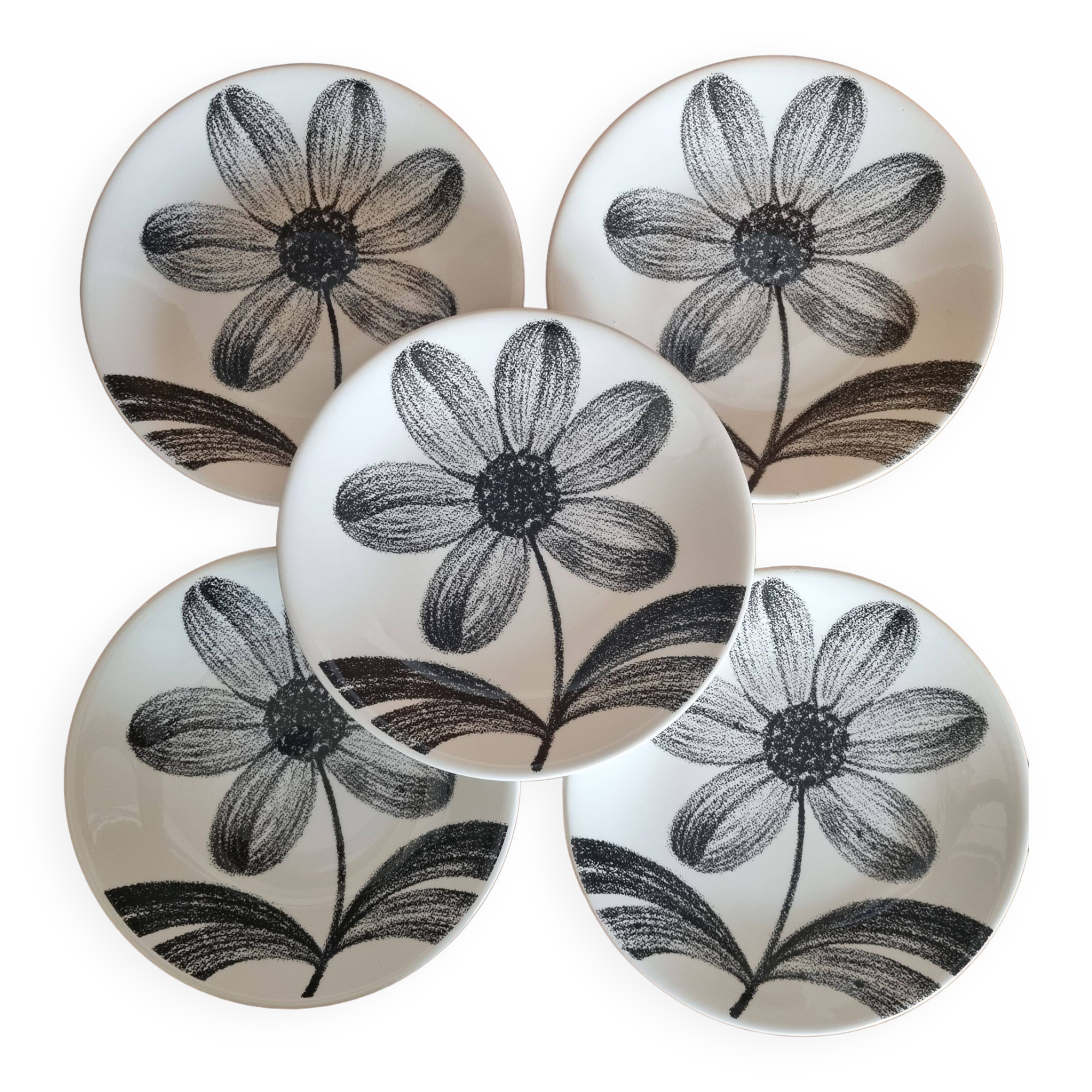 Set of 5 flat faience plates from gien black flower pattern 70s
