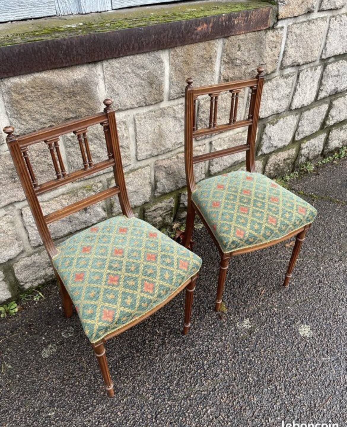 2 Napoleon III chairs upholstered in tapestry