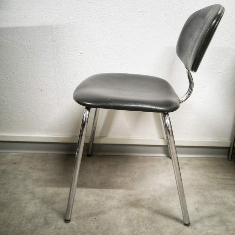 Vintage strafor chair
