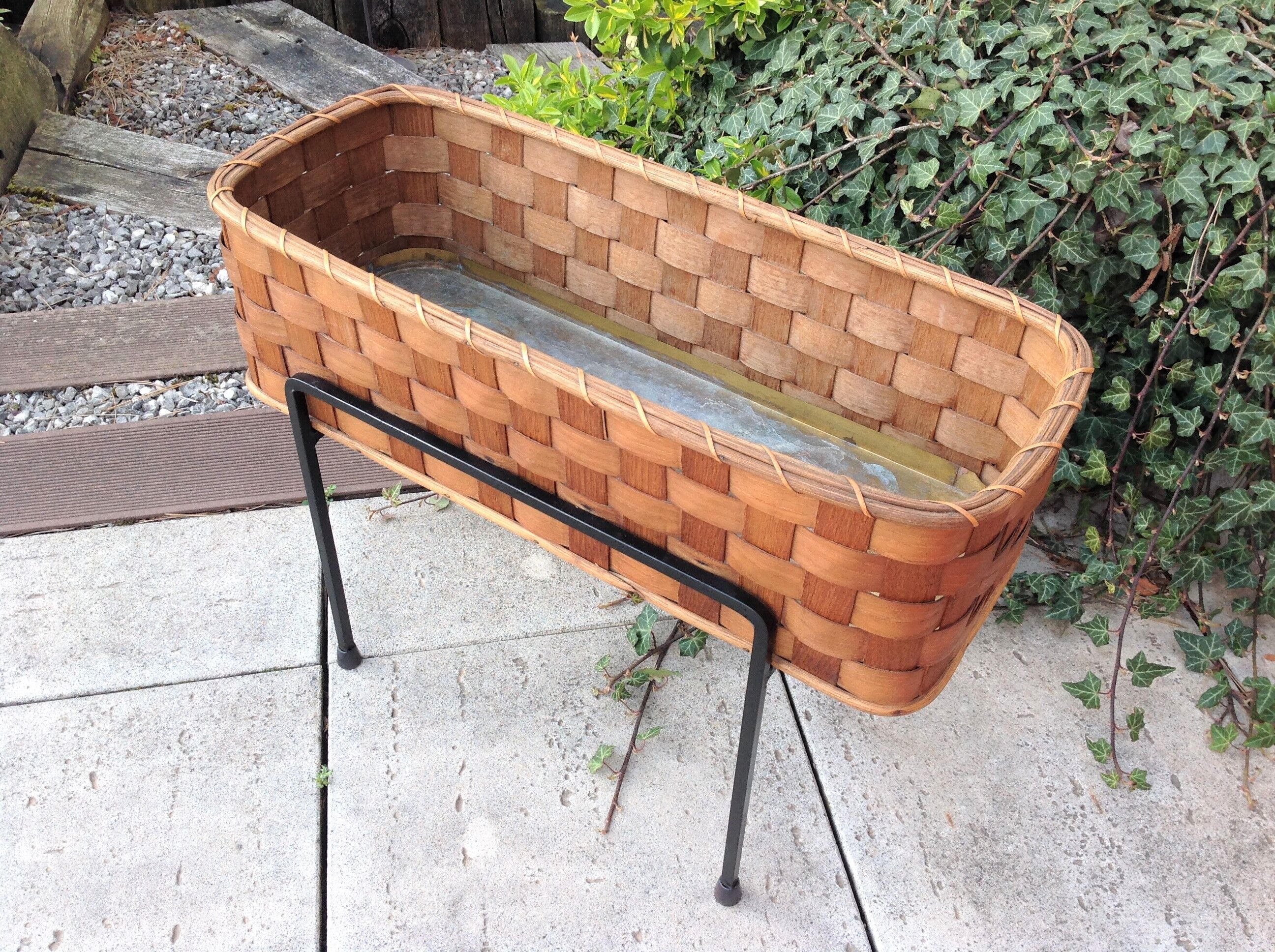 Planter on foot in braided wood 60/70s