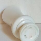 Vase en opaline sur pied début XXème