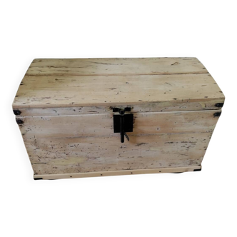 Coffre en bois