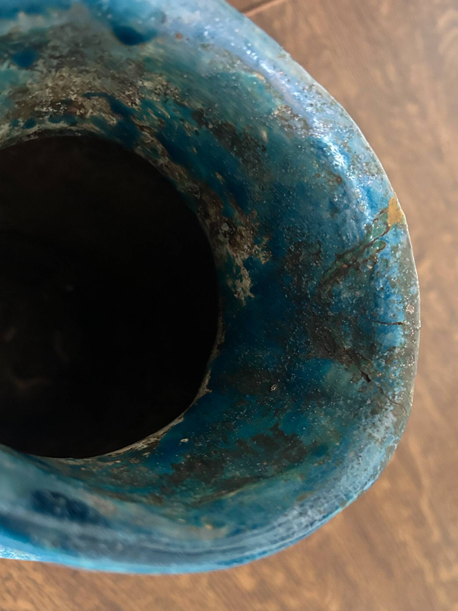 Brutalist vase in free form by Michel Lanos